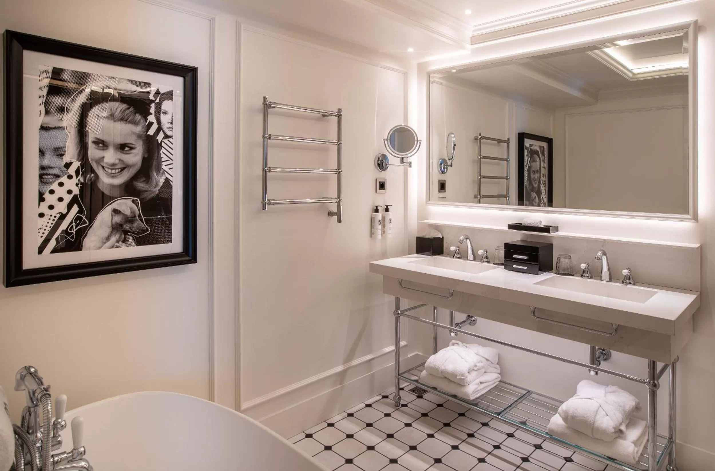 Bathroom in Sofitel Barcelona Skipper