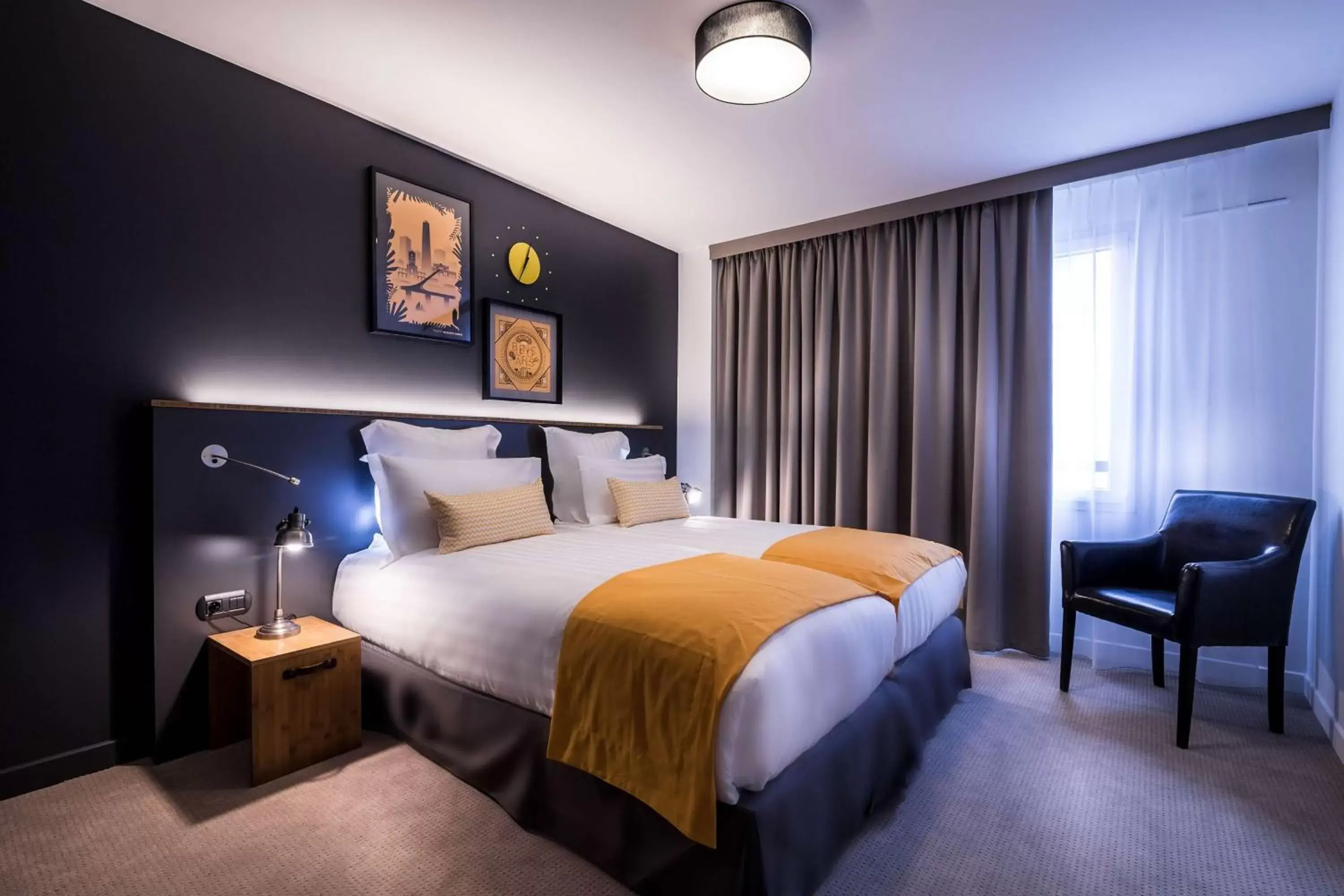 Photo of the whole room, Bed in Best Western Plus Suitcase Paris La Défense