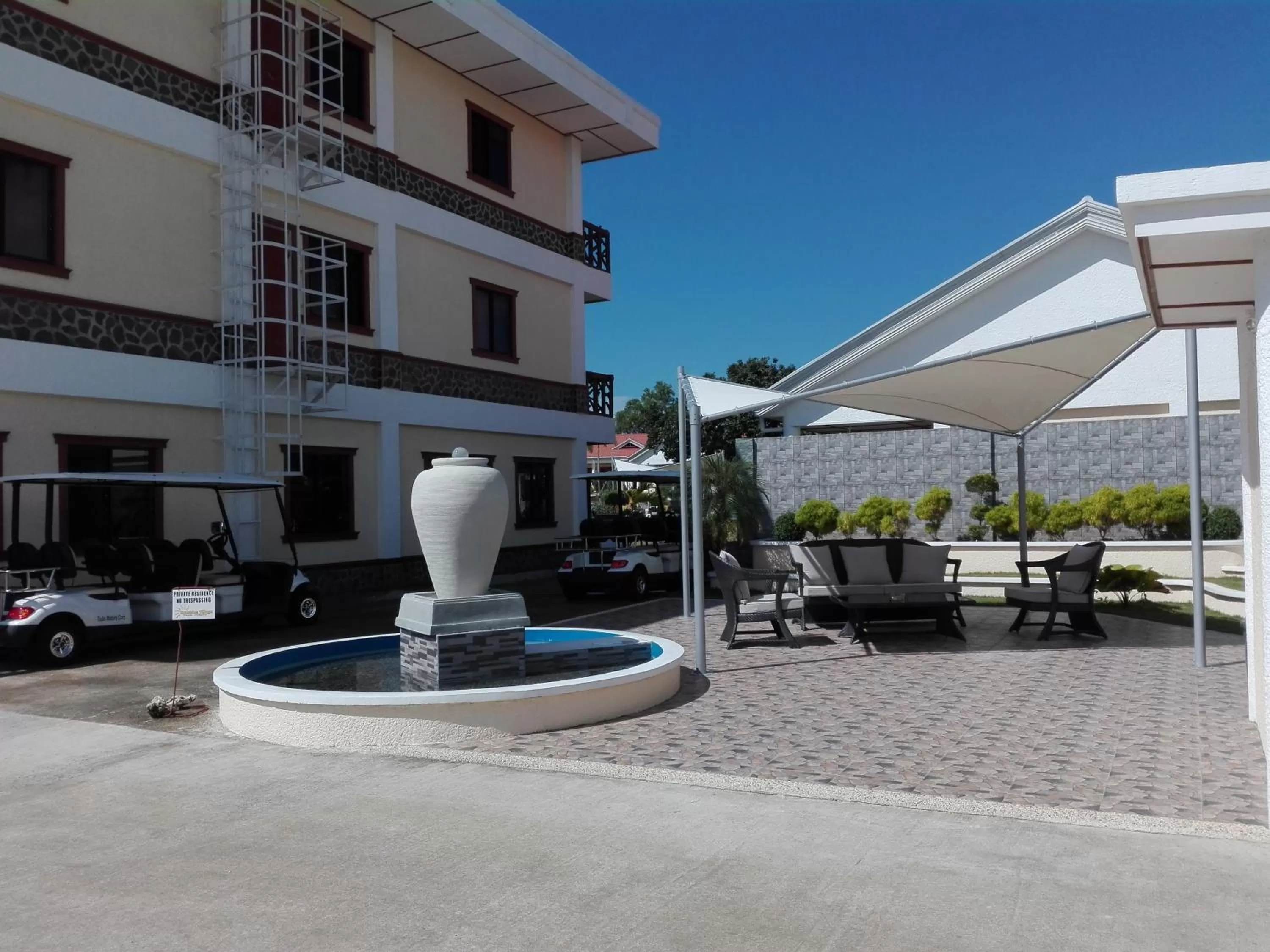 Facade/entrance in Jugalis Hotel and Restaurant