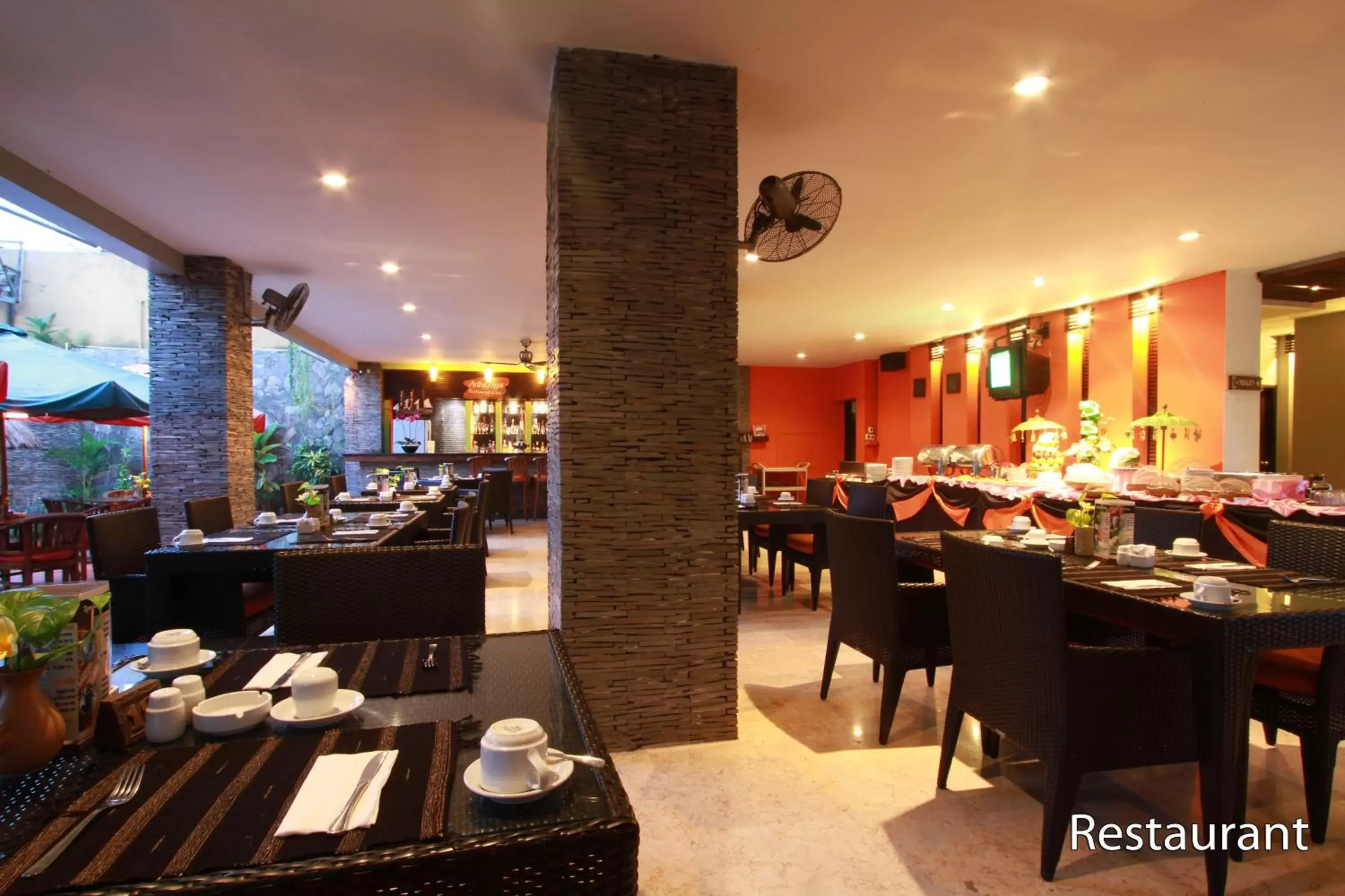 Restaurant/Places to Eat in The Lokha Legian Resort & Spa