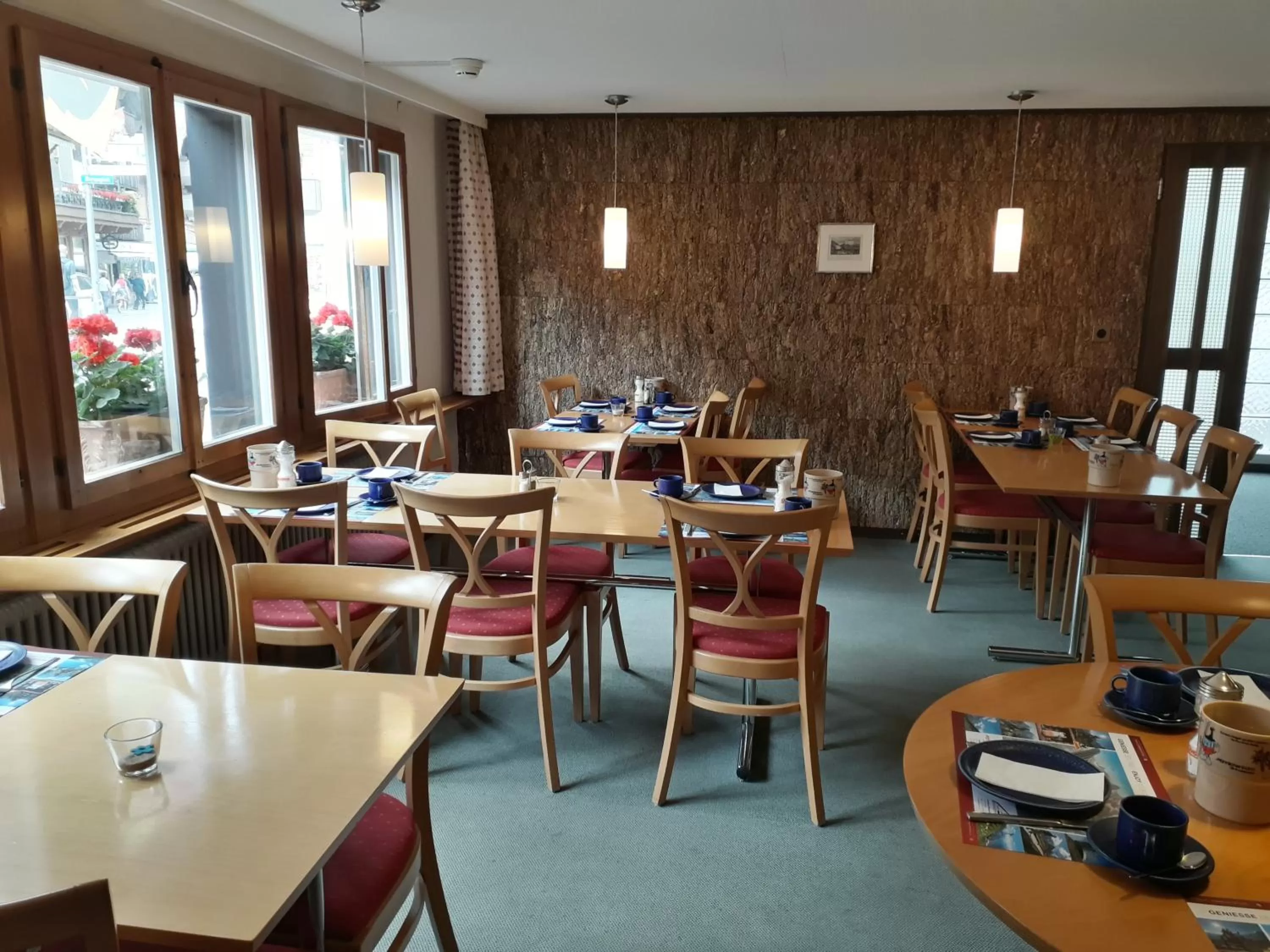 Restaurant/places to eat in Hotel Tschuggen