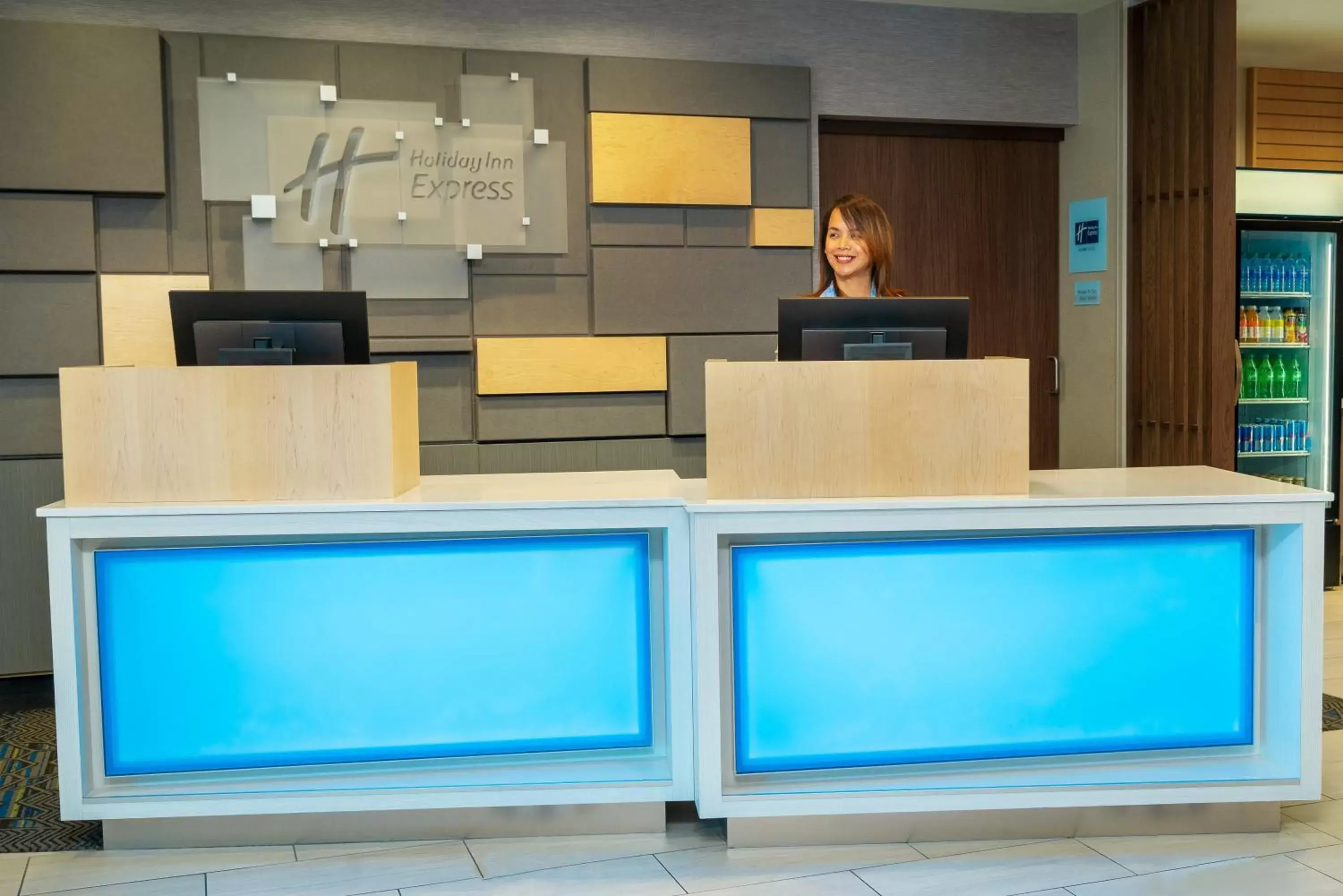Lobby or reception in Holiday Inn Express & Suites - Las Vegas - E Tropicana, an IHG Hotel