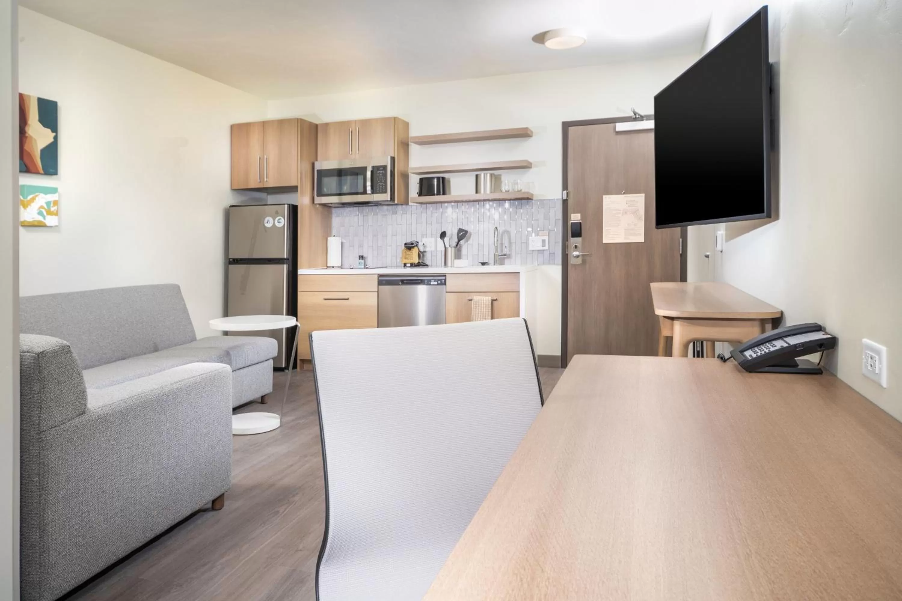 Kitchen or kitchenette in Element Moab