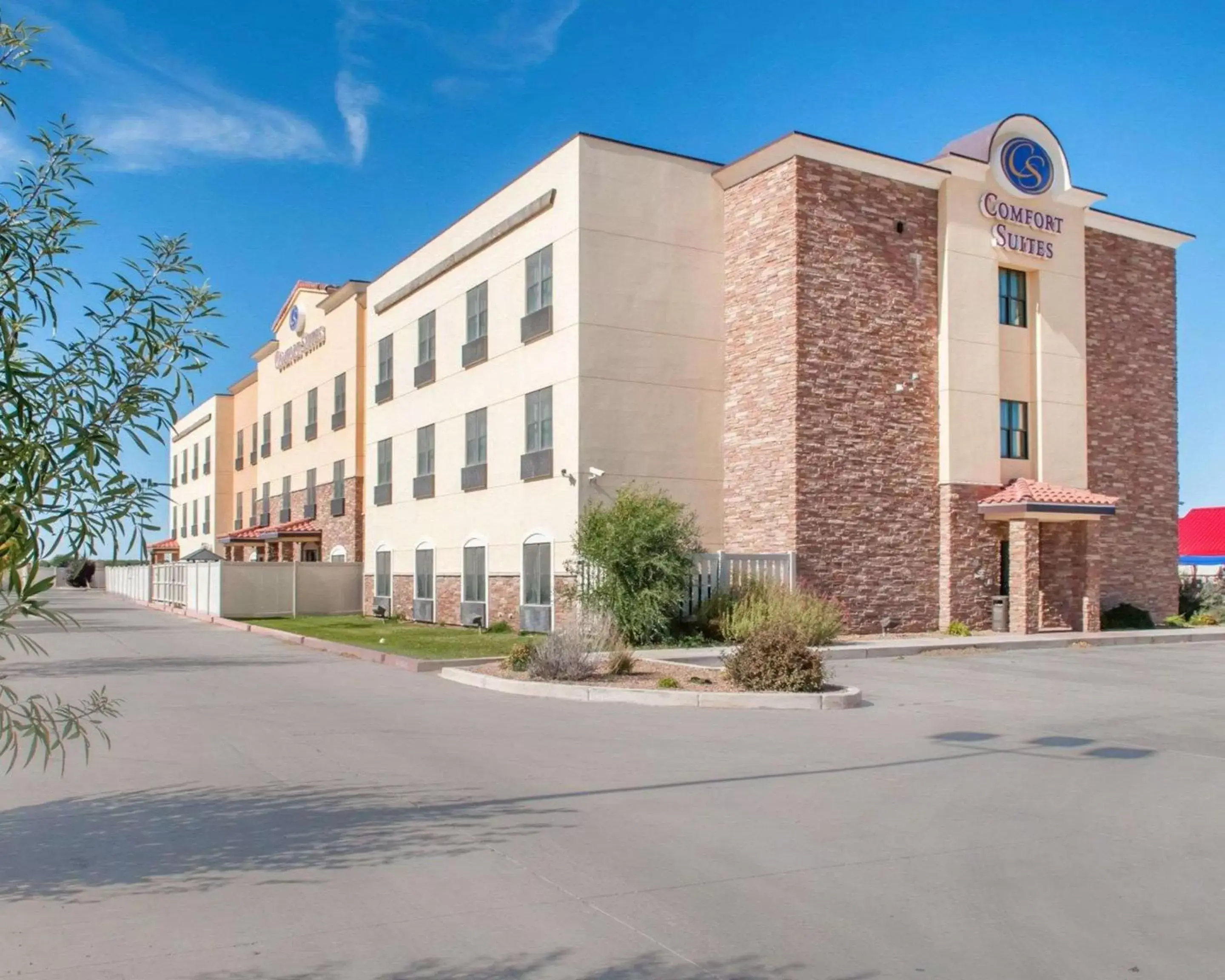 Property Building in Comfort Suites Roswell