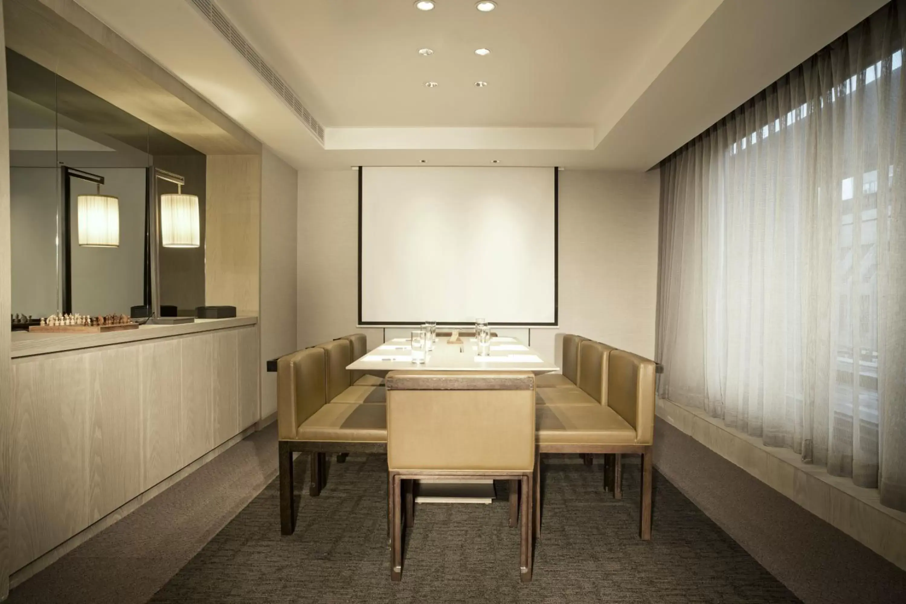 Business facilities in Regent Taipei