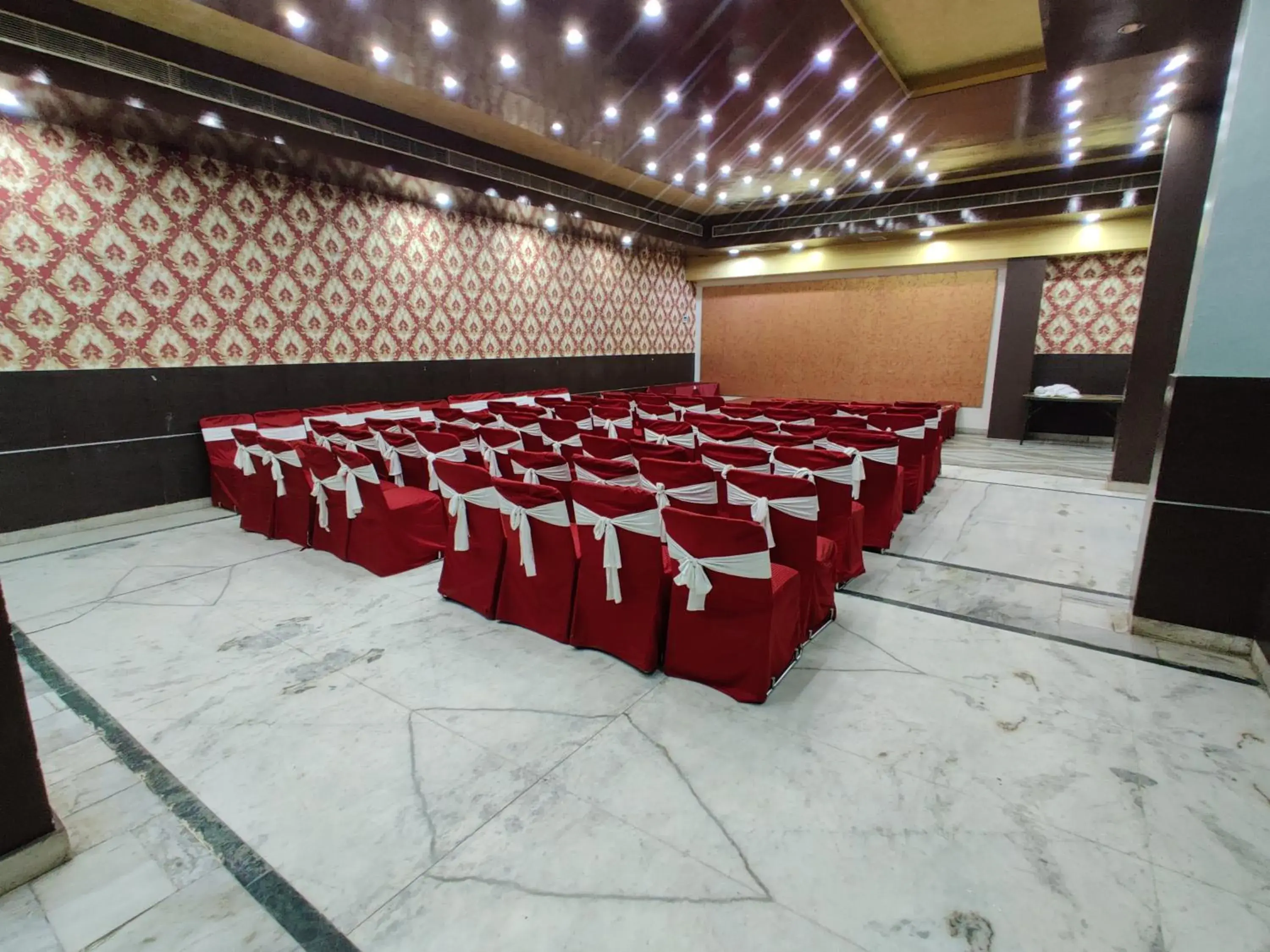 Banquet/Function facilities, Banquet Facilities in Hotel Savi Regency