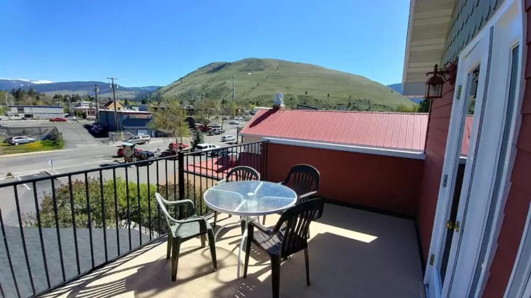 Natural landscape, Balcony/Terrace in Goldsmith's River Front Inn