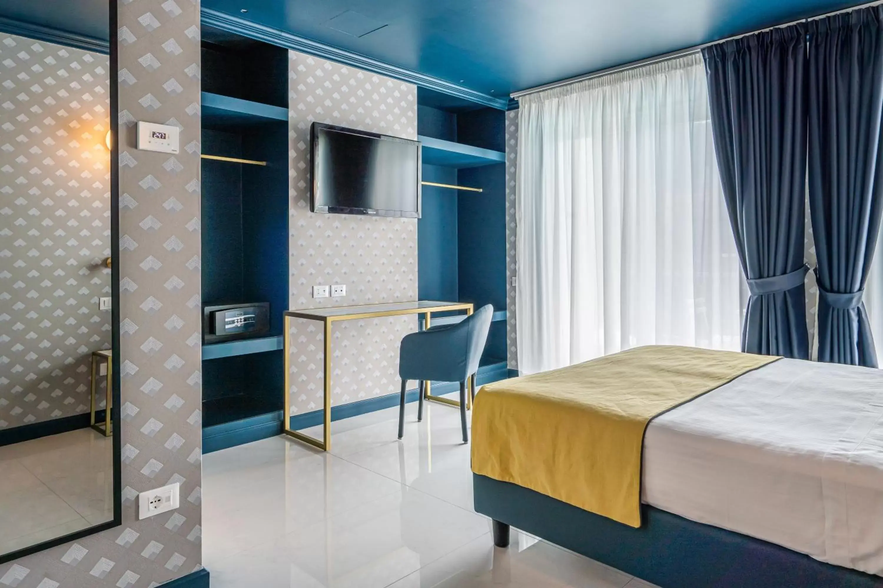 Junior Suite with Sea View in Hotel Mary Junior Suite with Sea View in Hotel Mary