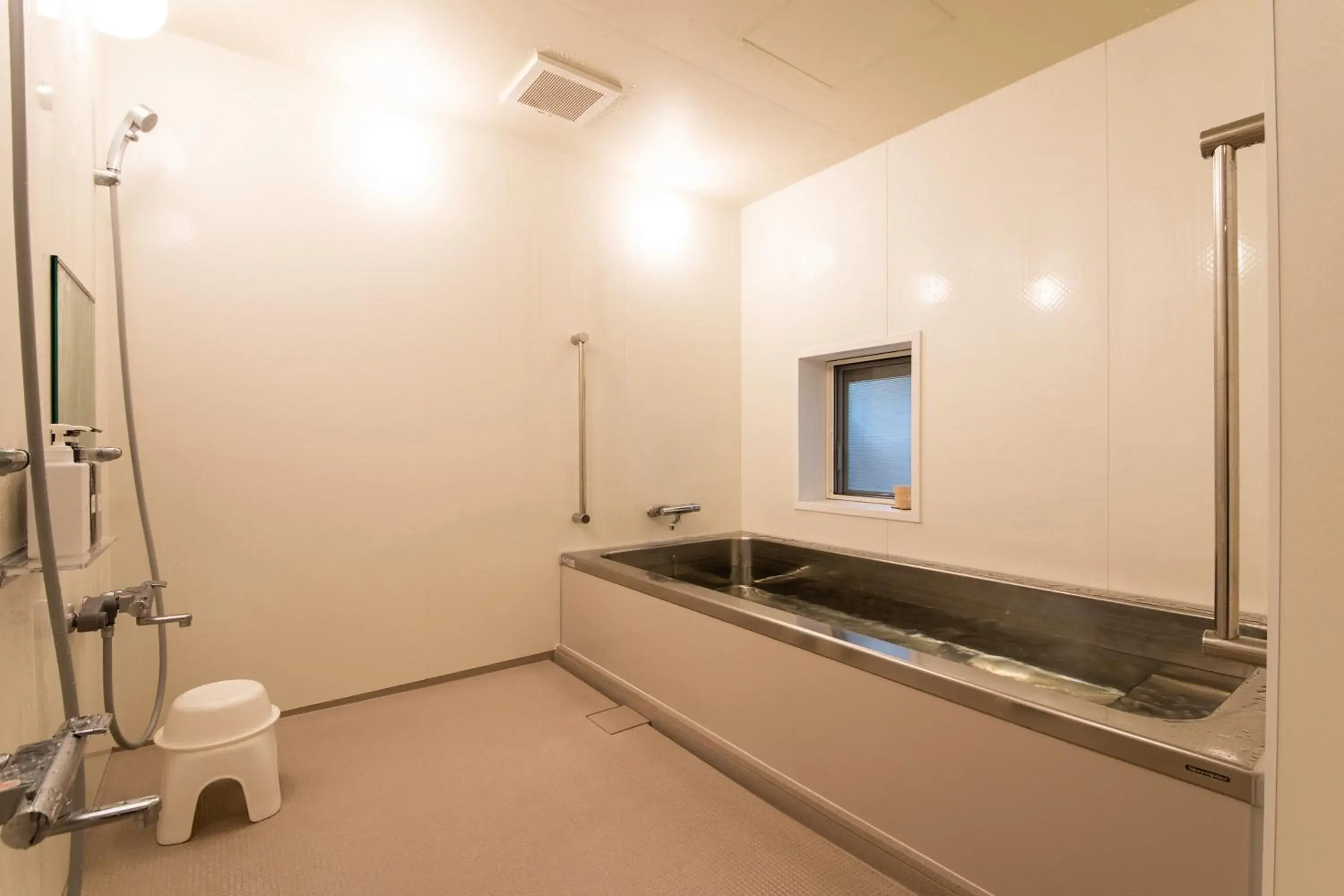 Public Bath, Bathroom in Kadokyu Ryokan