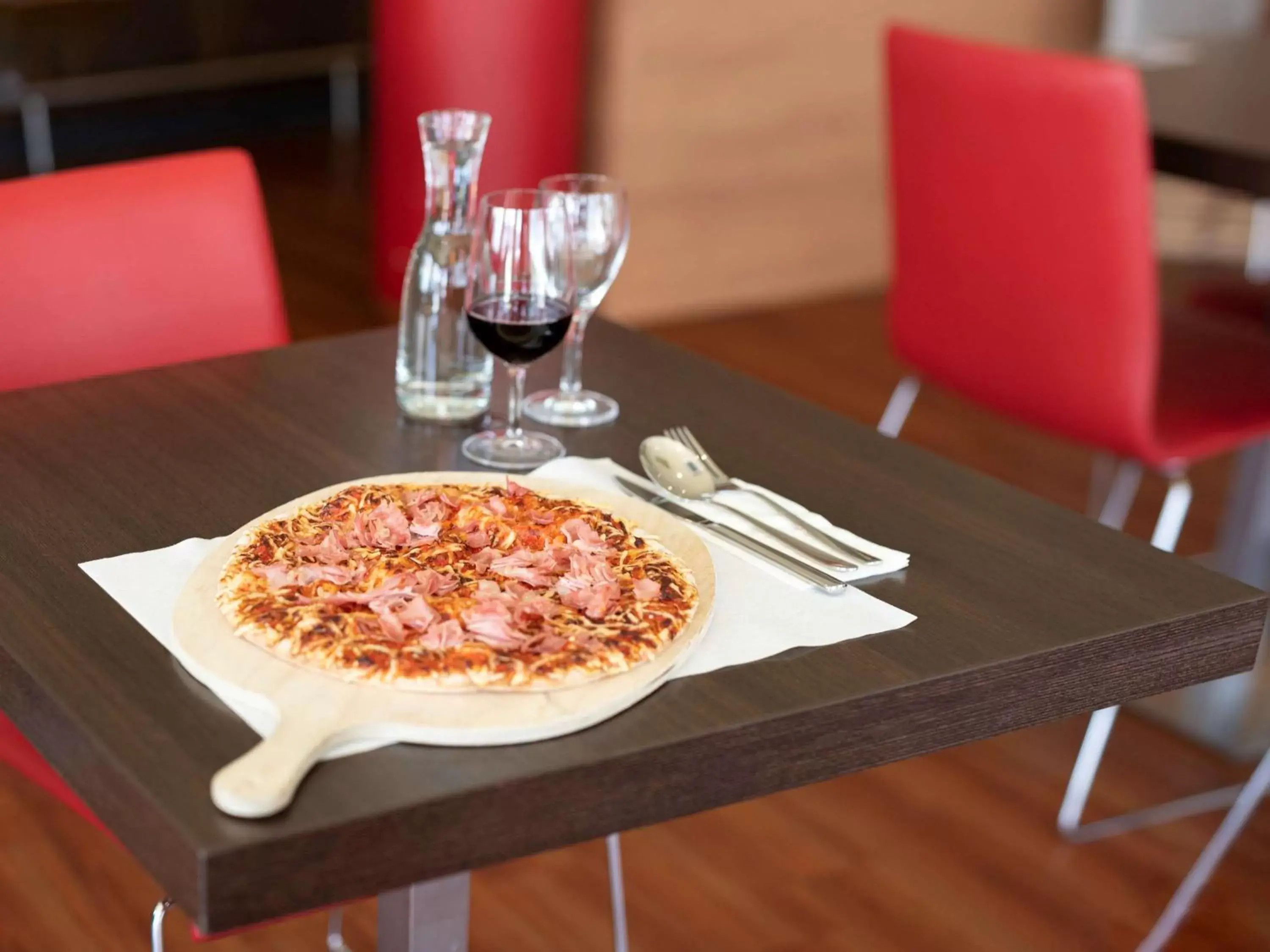 Restaurant/places to eat in ibis Fribourg Restaurant/places to eat in ibis Fribourg
