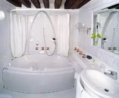 Bathroom in Locanda Vivaldi