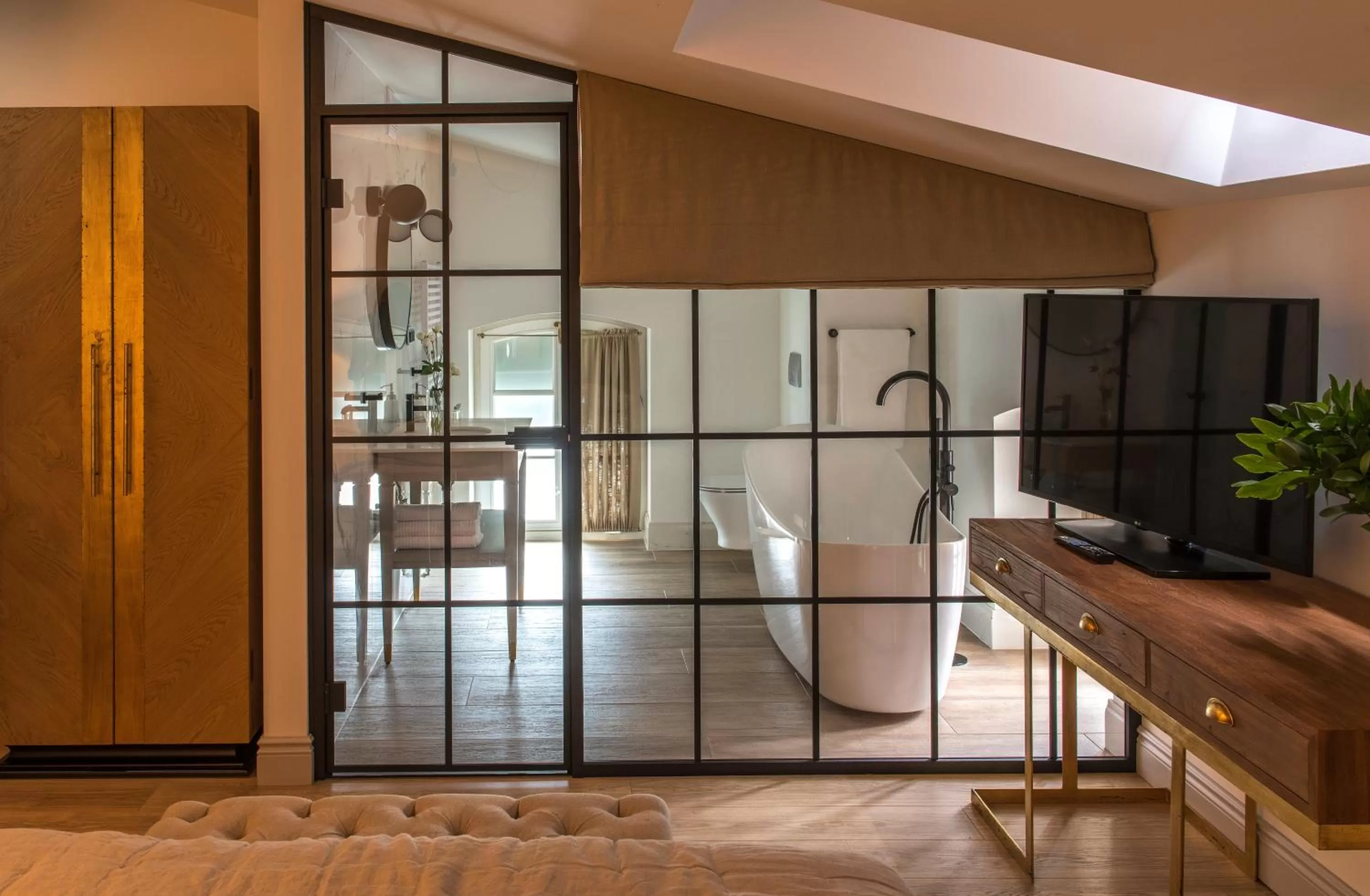 Deluxe Double Room with Bath in Zamek Sarny - Schloss Scharfeneck