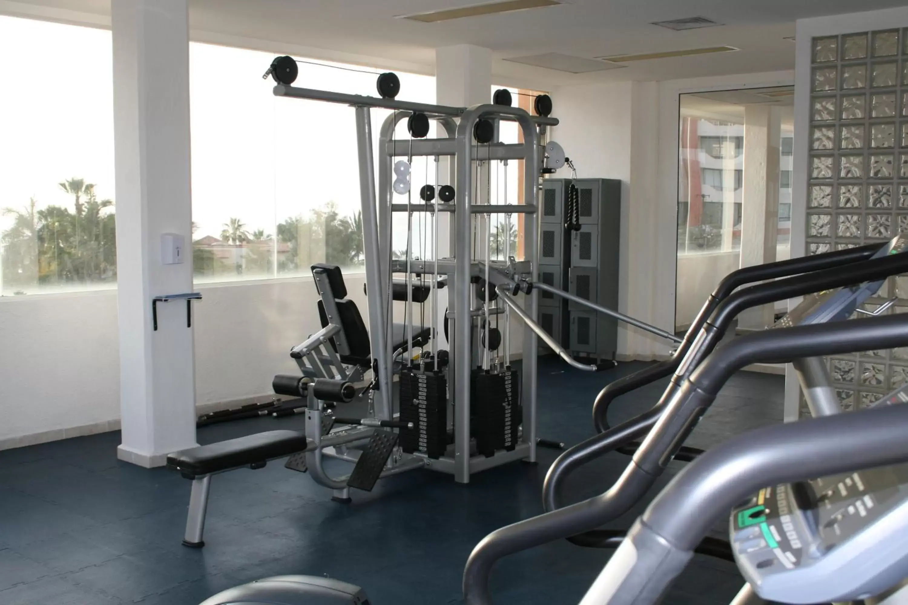 Fitness centre/facilities, Fitness Center/Facilities in Sunrock Hotel & Suites