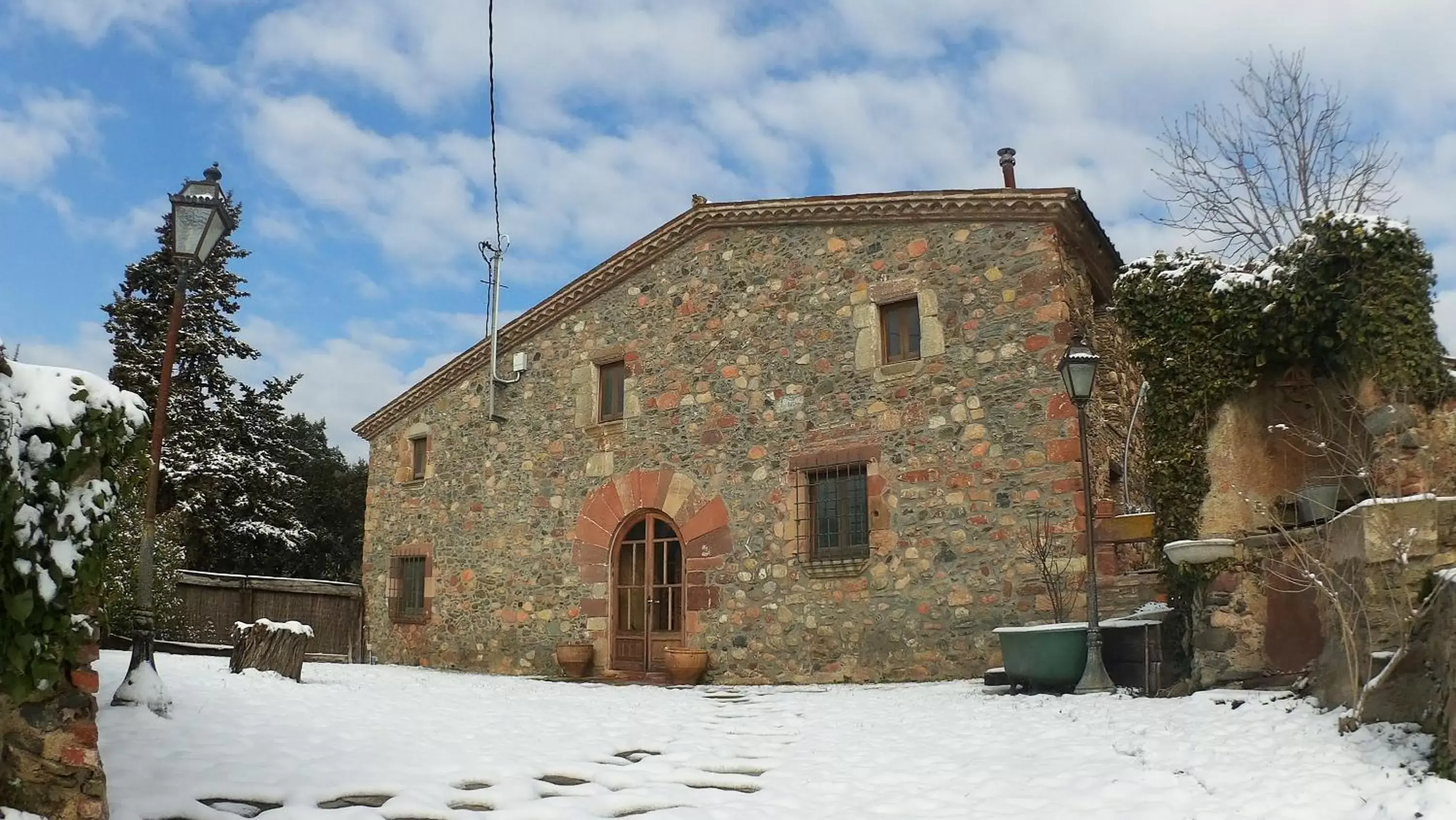 Property building, Winter in Masia Can Bachs