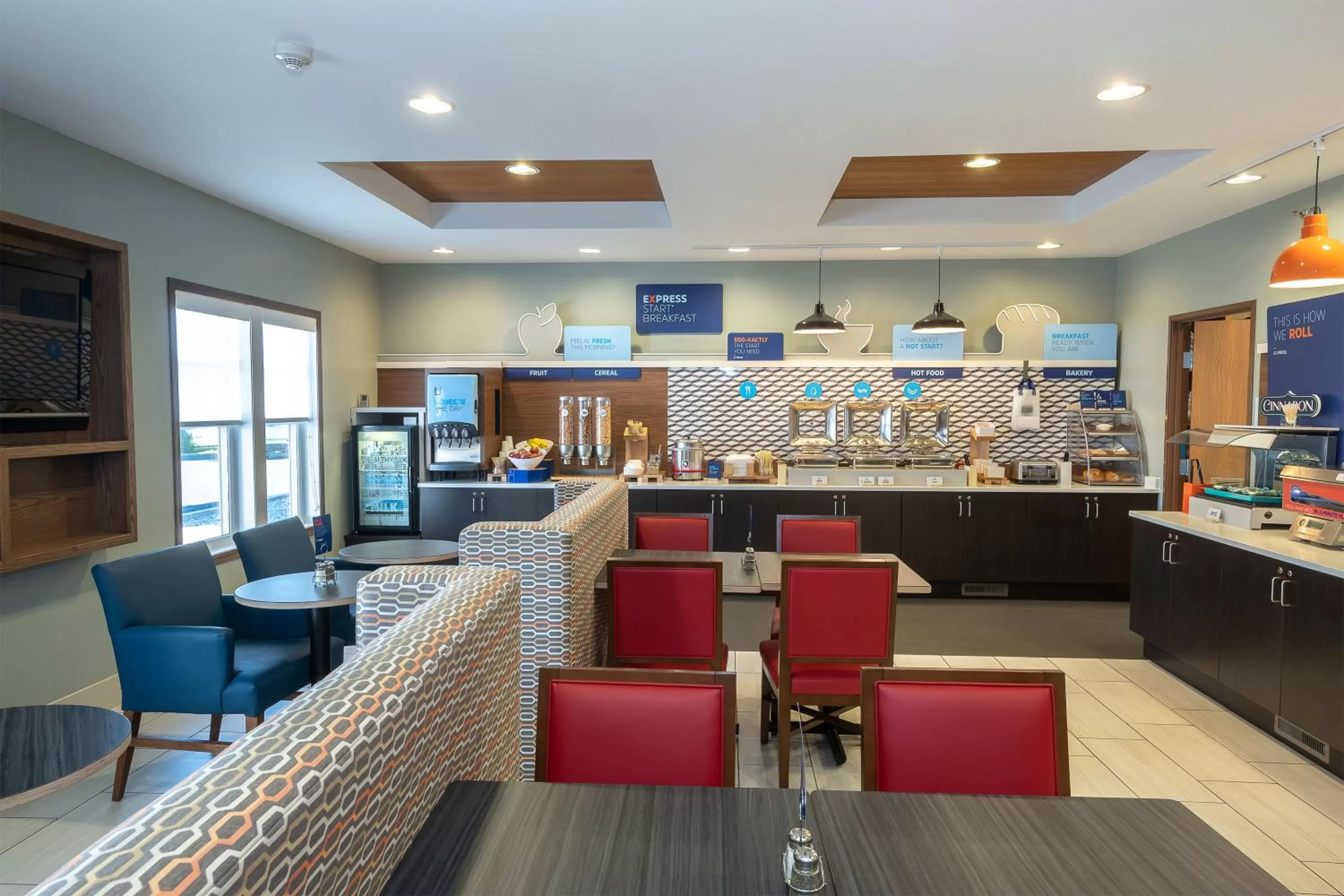 Breakfast in Holiday Inn Express & Suites Iron Mountain by IHG