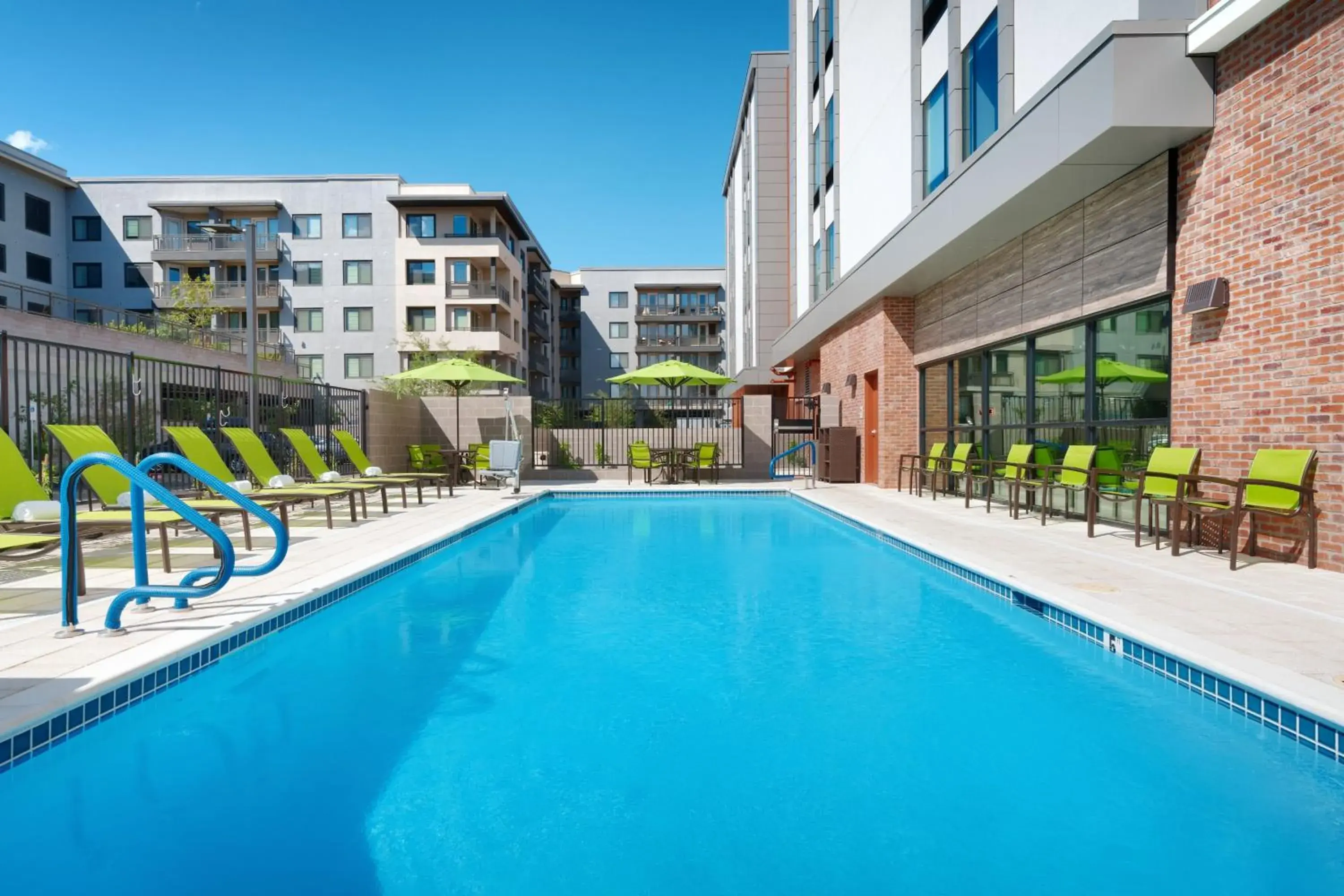 Swimming Pool in SpringHill Suites by Marriott Phoenix Scottsdale