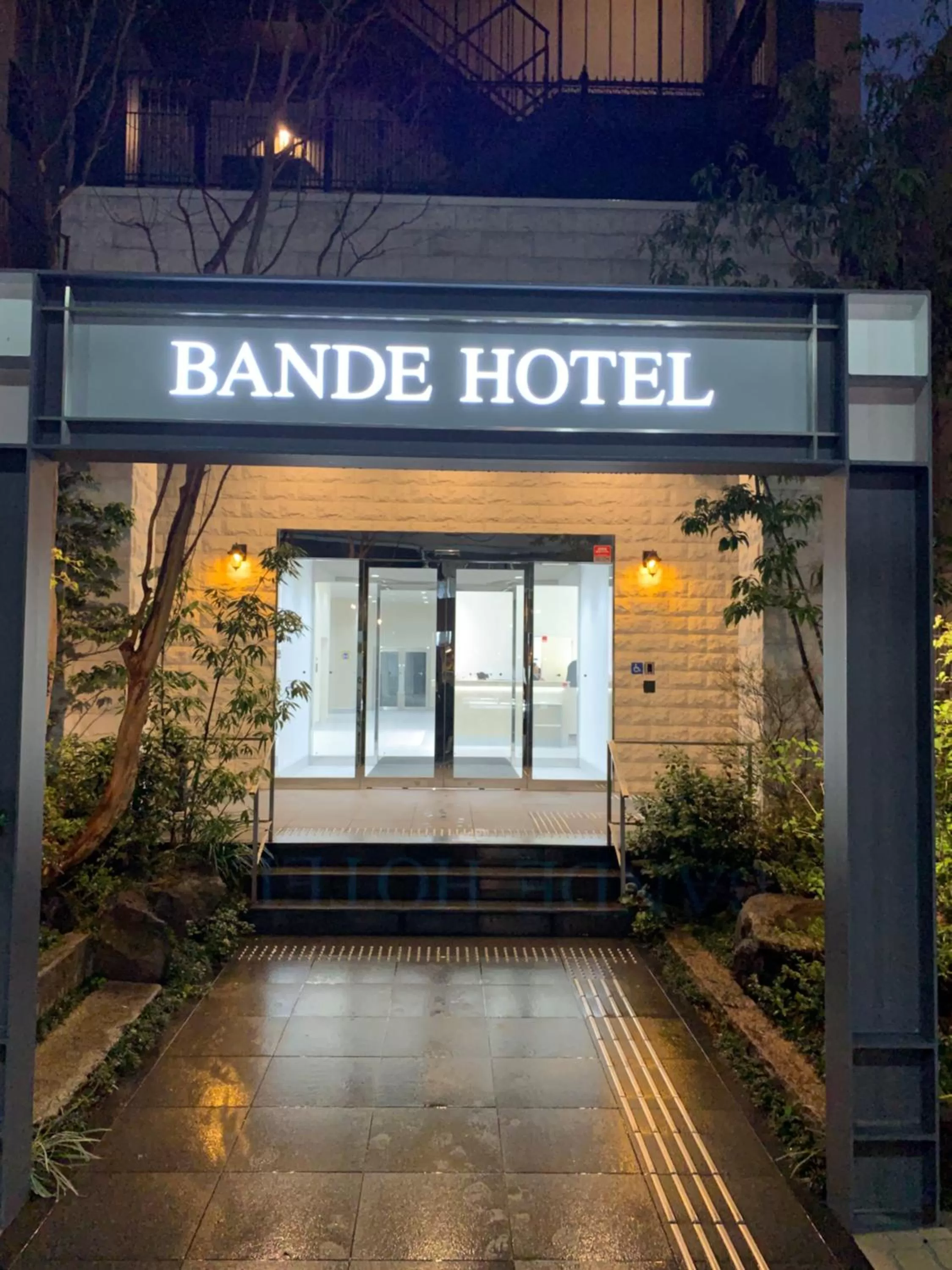 Facade/entrance in Bande Hotel Osaka