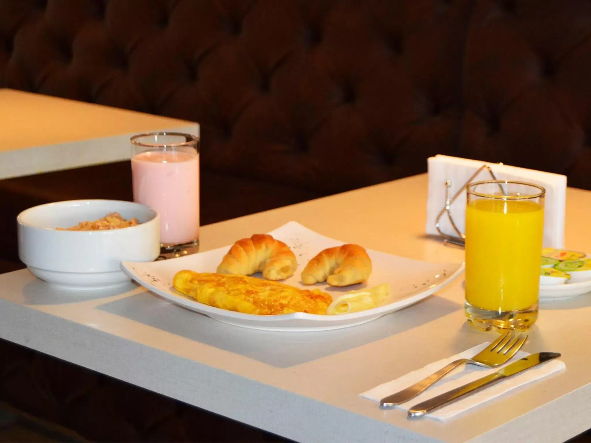 Food close-up, Breakfast in Lleras Green Hotel