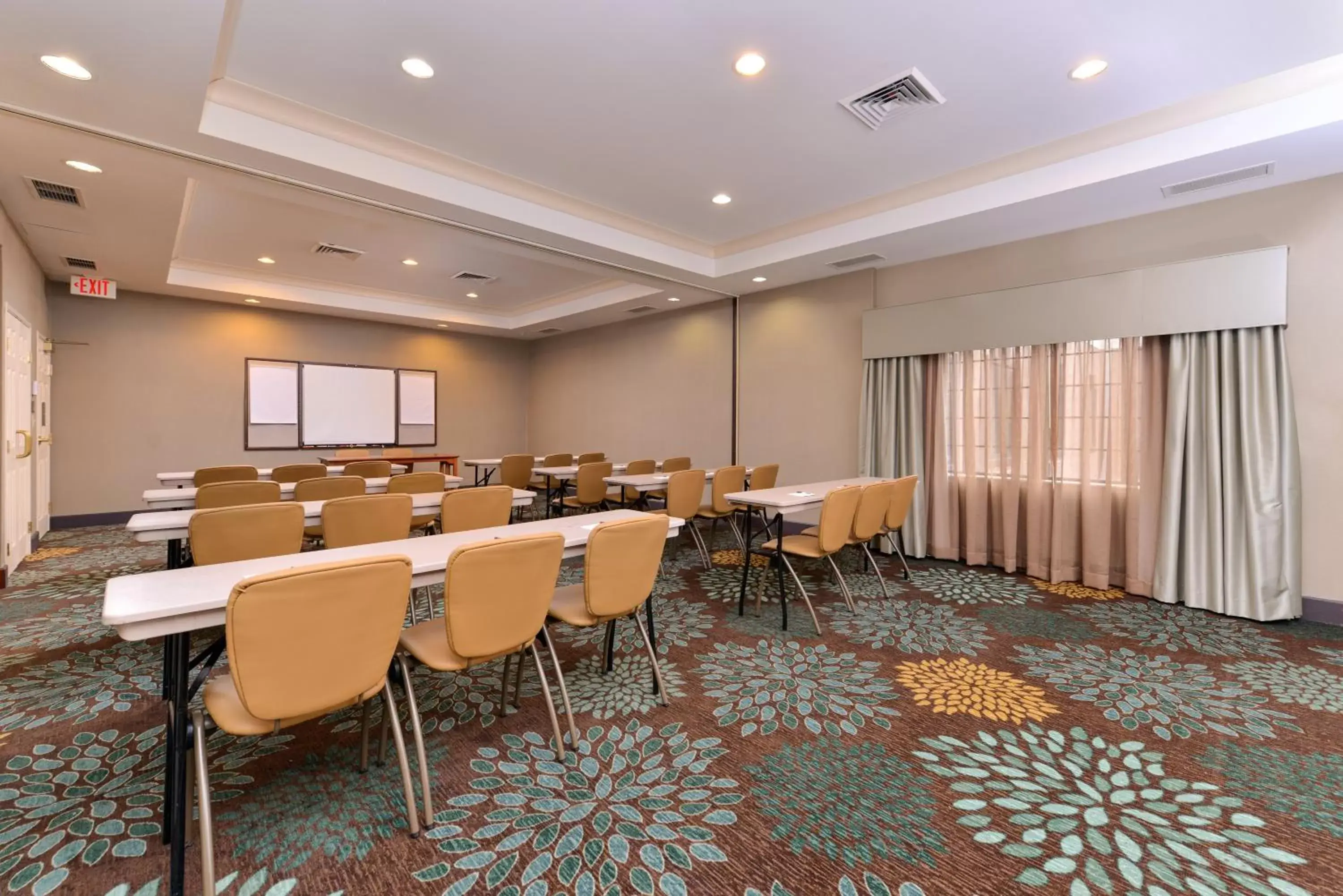 Meeting/conference room in Staybridge Suites O'Fallon Chesterfield, an IHG Hotel