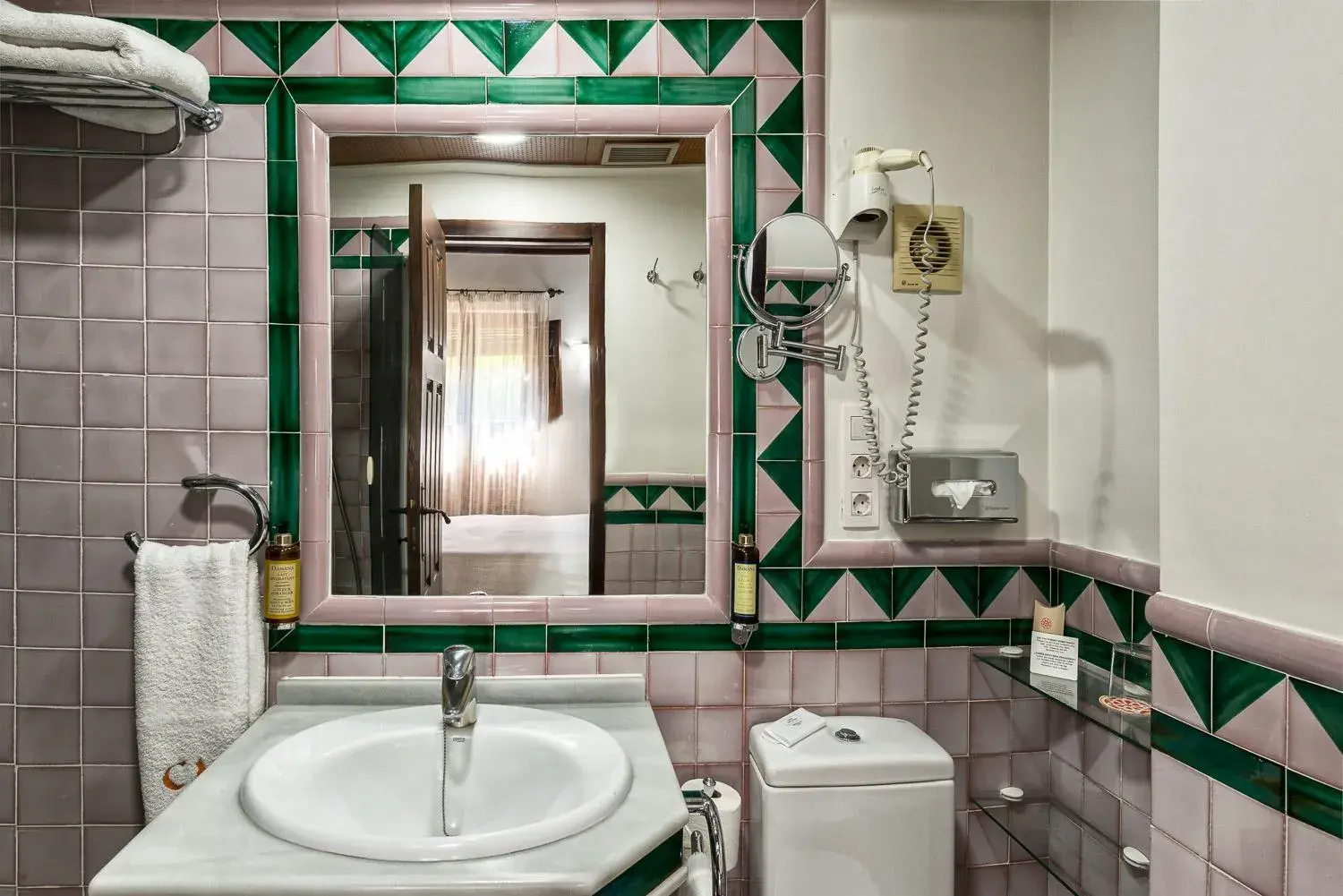 Bathroom in Hotel Casa Morisca