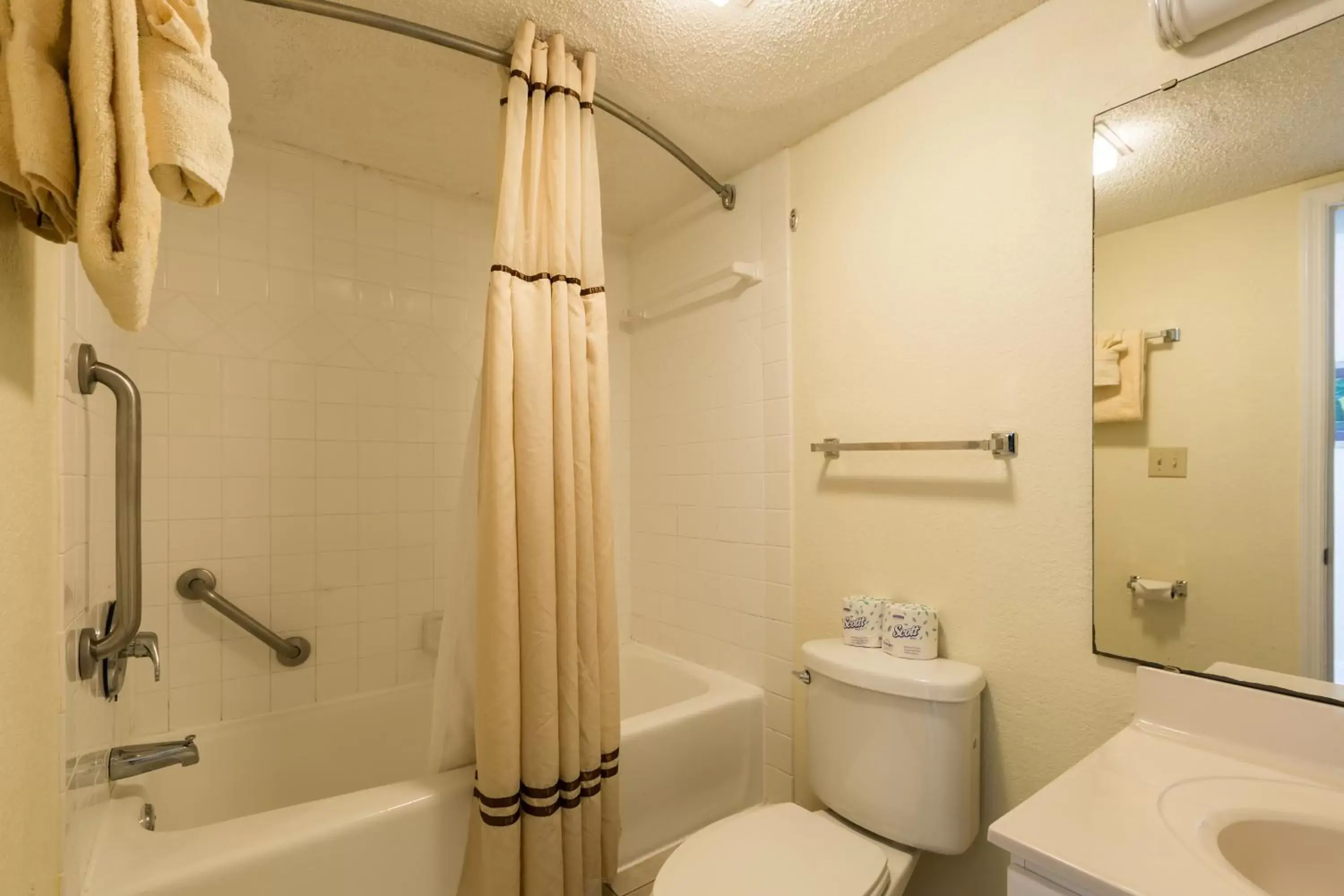 Bathroom in Maritime Beach Club by Capital Vacations