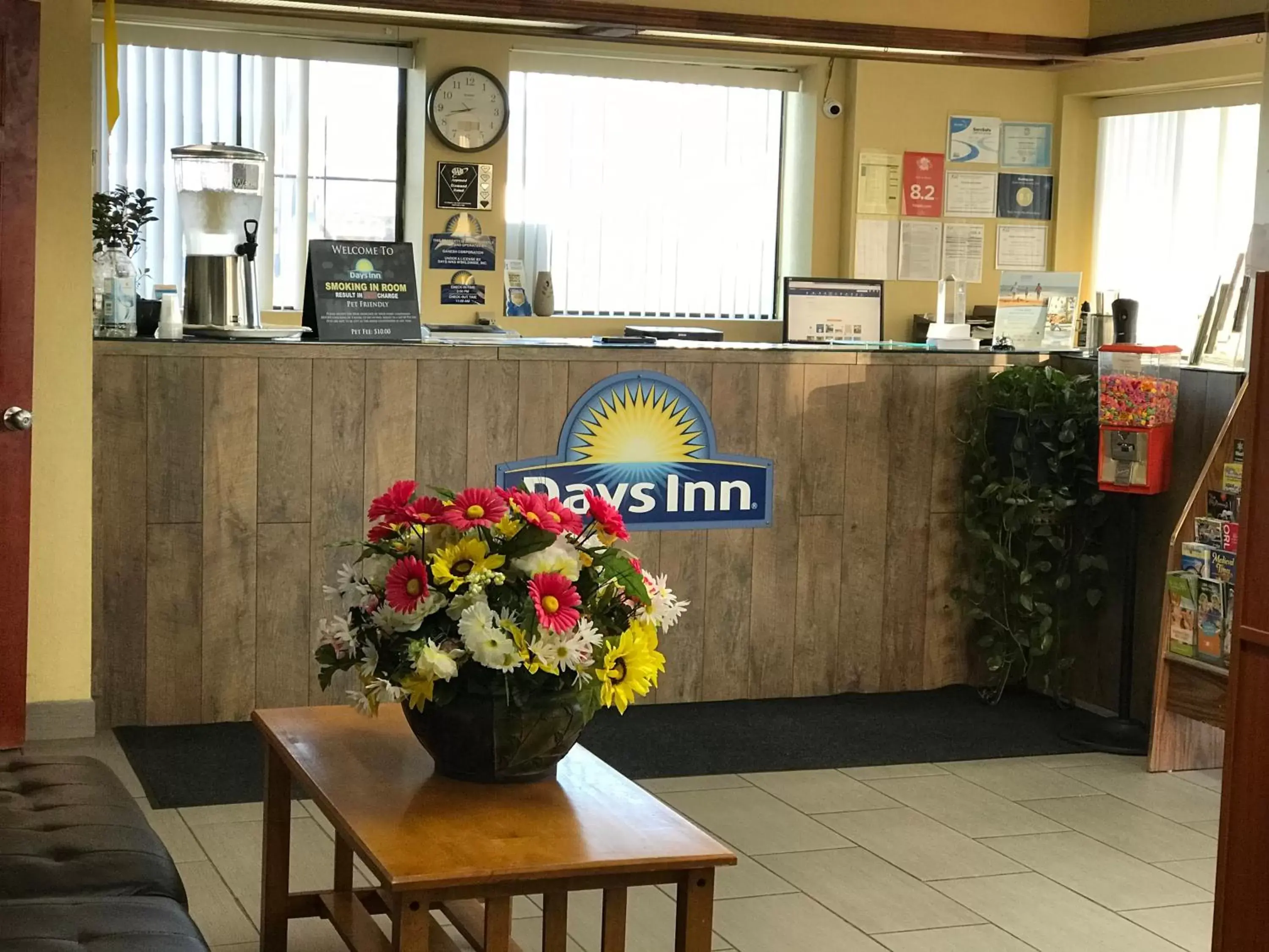 Lobby or reception in Days Inn by Wyndham Byron