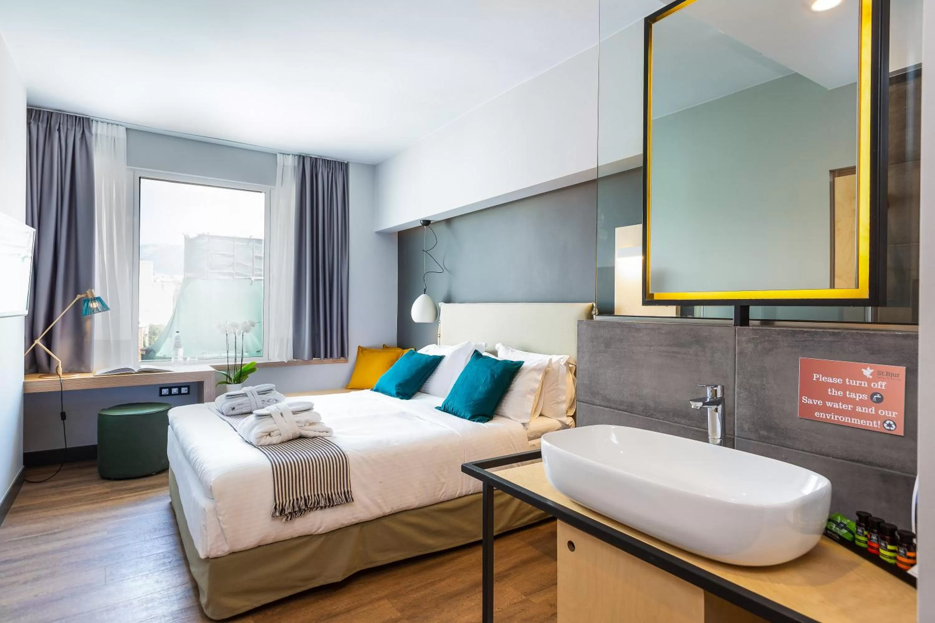 Coffee/tea facilities, Bed in St. Bjur Suites