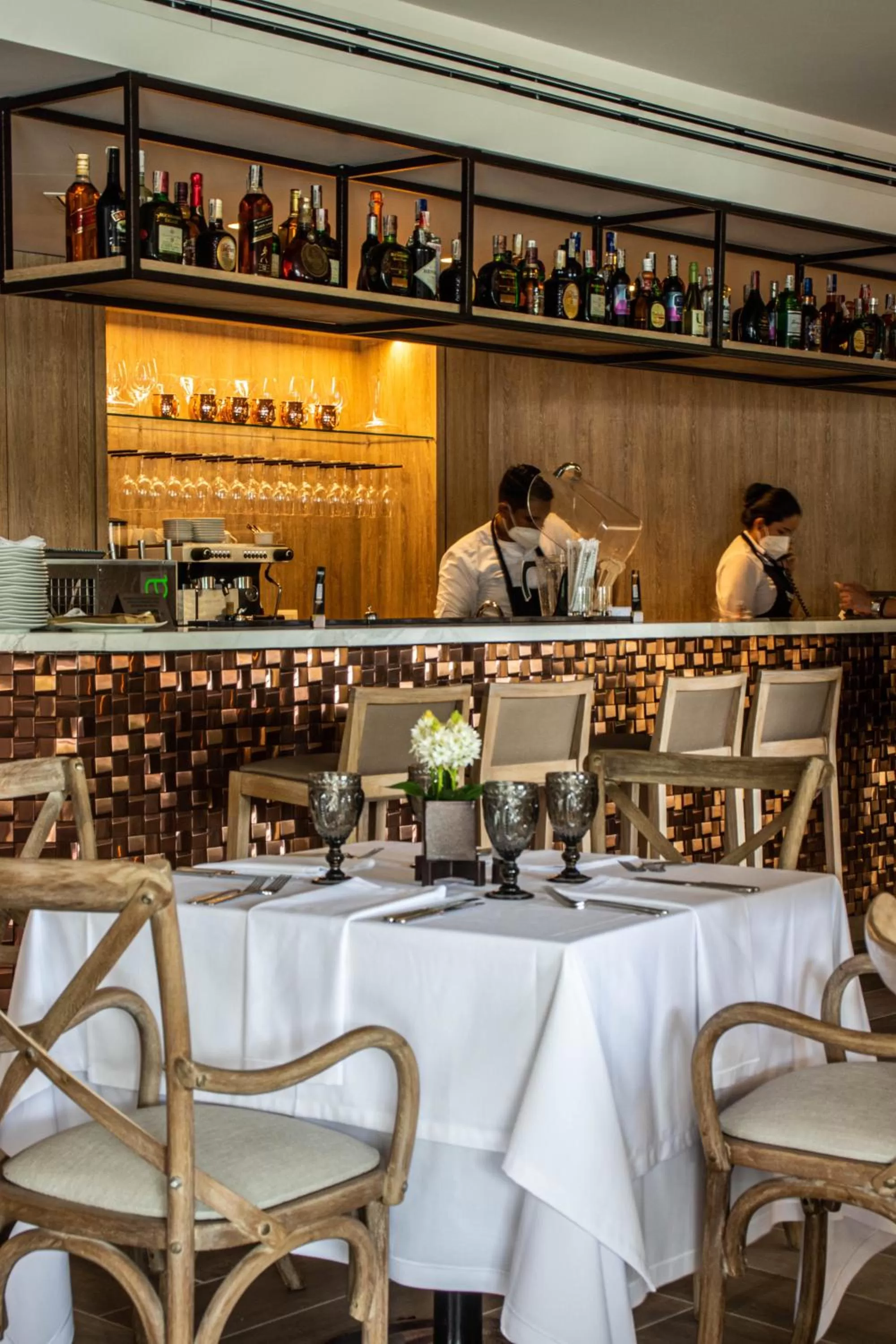 Restaurant/places to eat in Hotel Estelar Altamira