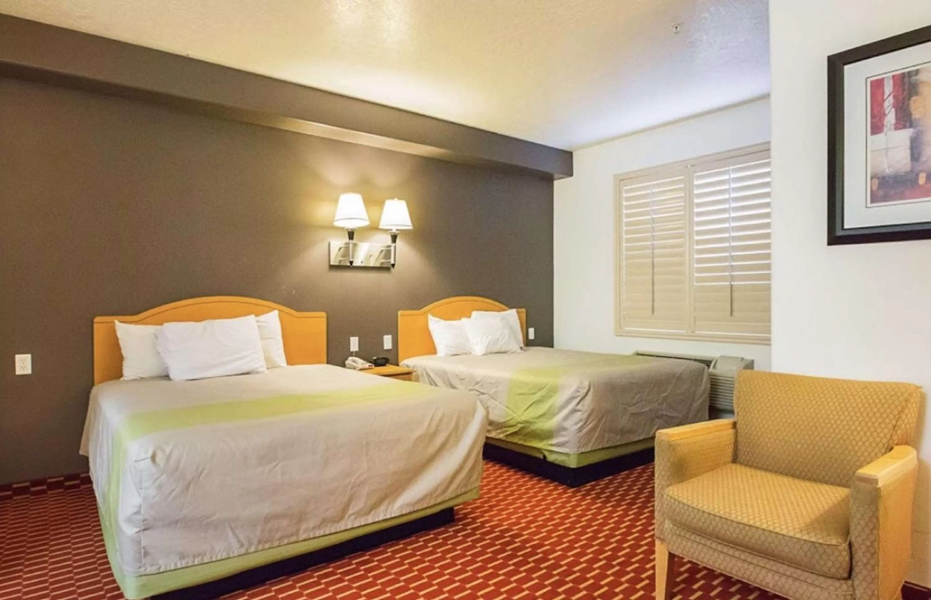 Photo of the whole room, Bed in SureStay Plus Hotel by Best Western Vernal