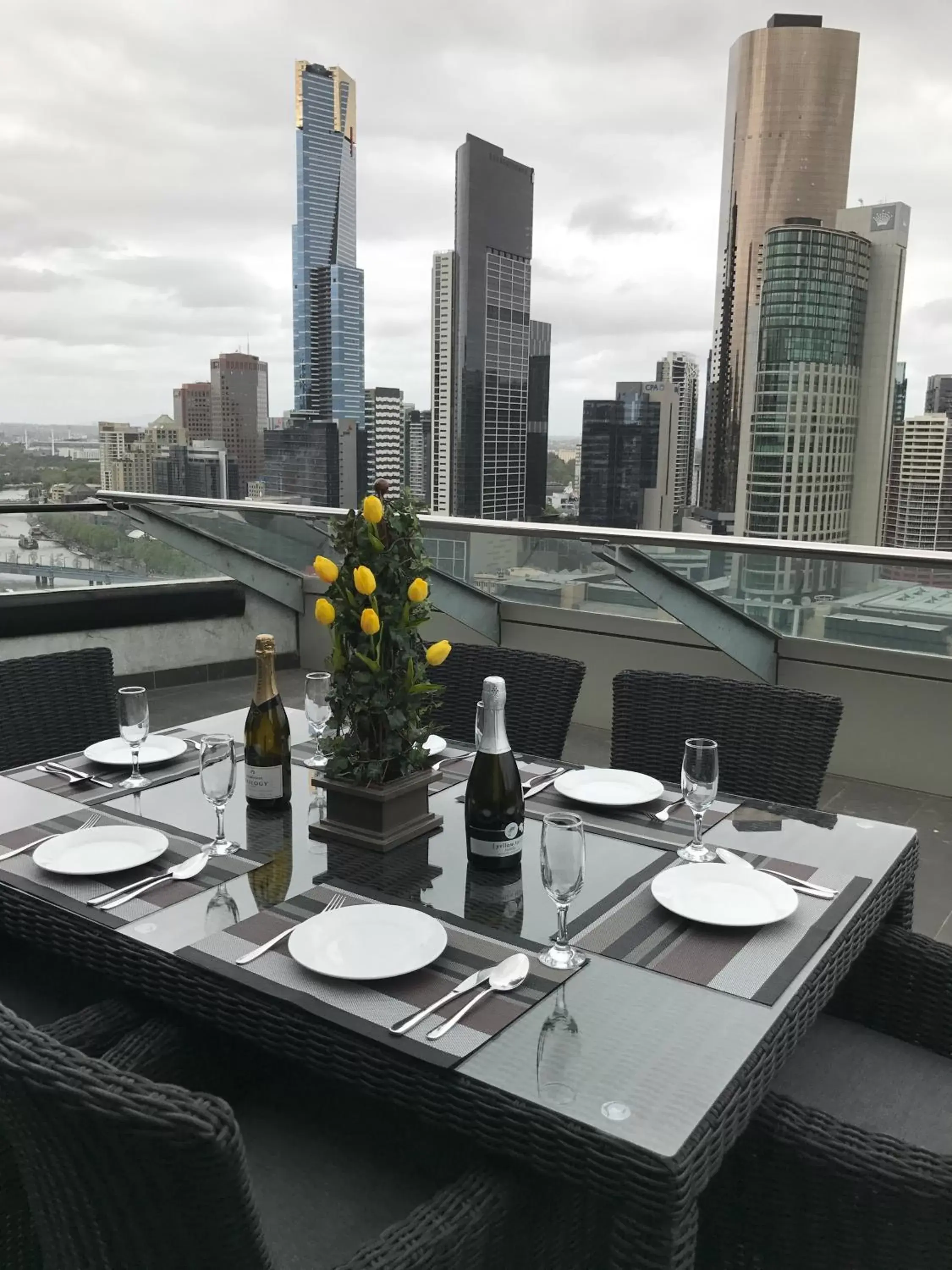 Balcony/Terrace, Restaurant/Places to Eat in Aura on Flinders Serviced Apartments