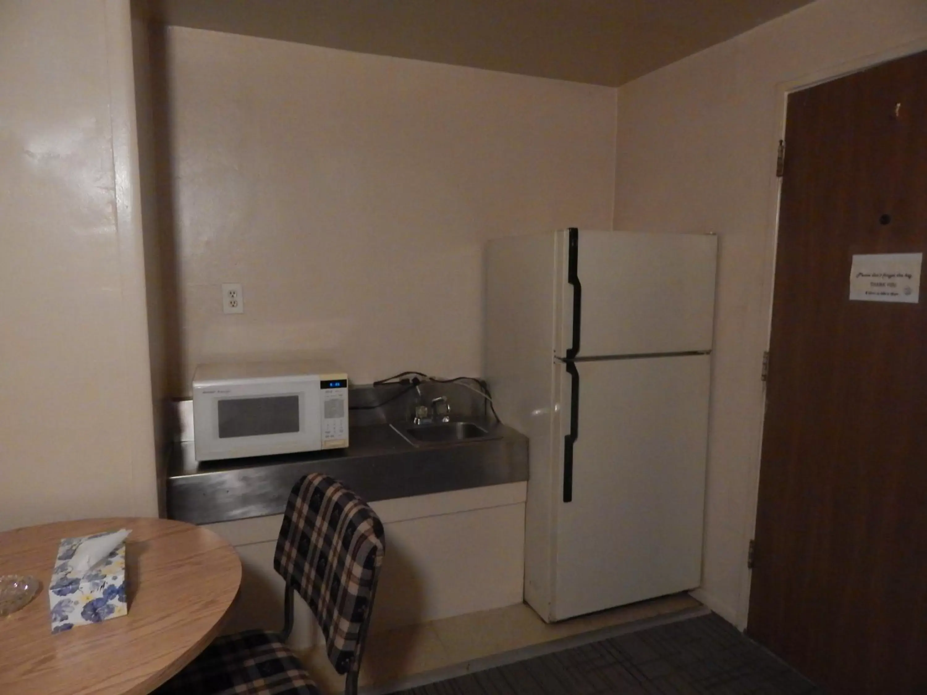 Kitchen or kitchenette, Kitchen/Kitchenette in Ute Motel