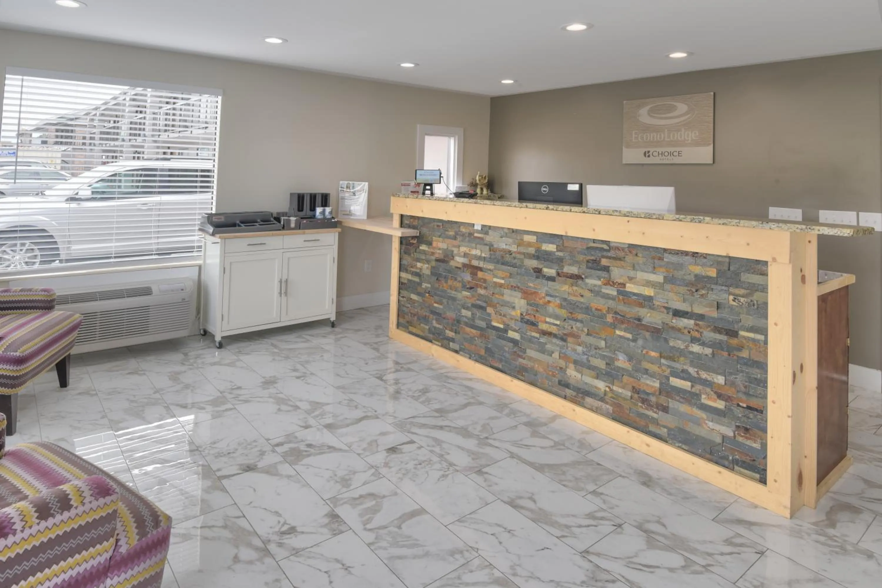 Lobby or reception in Econo Lodge Sevierville-Pigeon Forge on the River