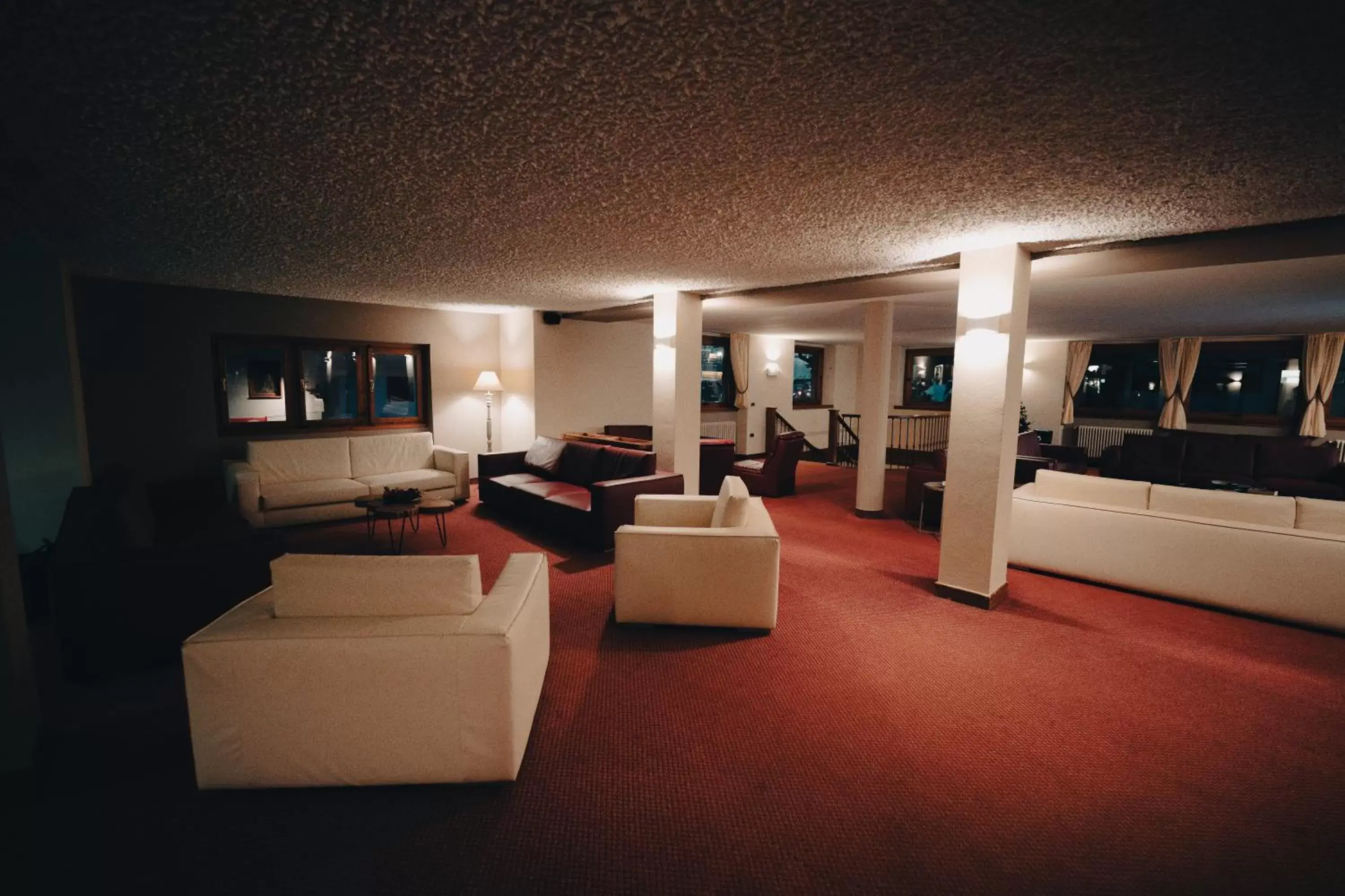 Communal lounge/ TV room, Seating Area in Hotel Renzi