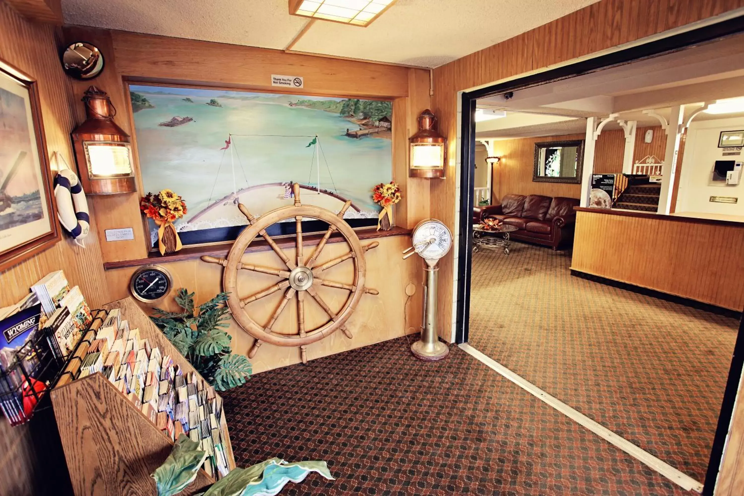 Lobby or reception in National 9 Inn Showboat