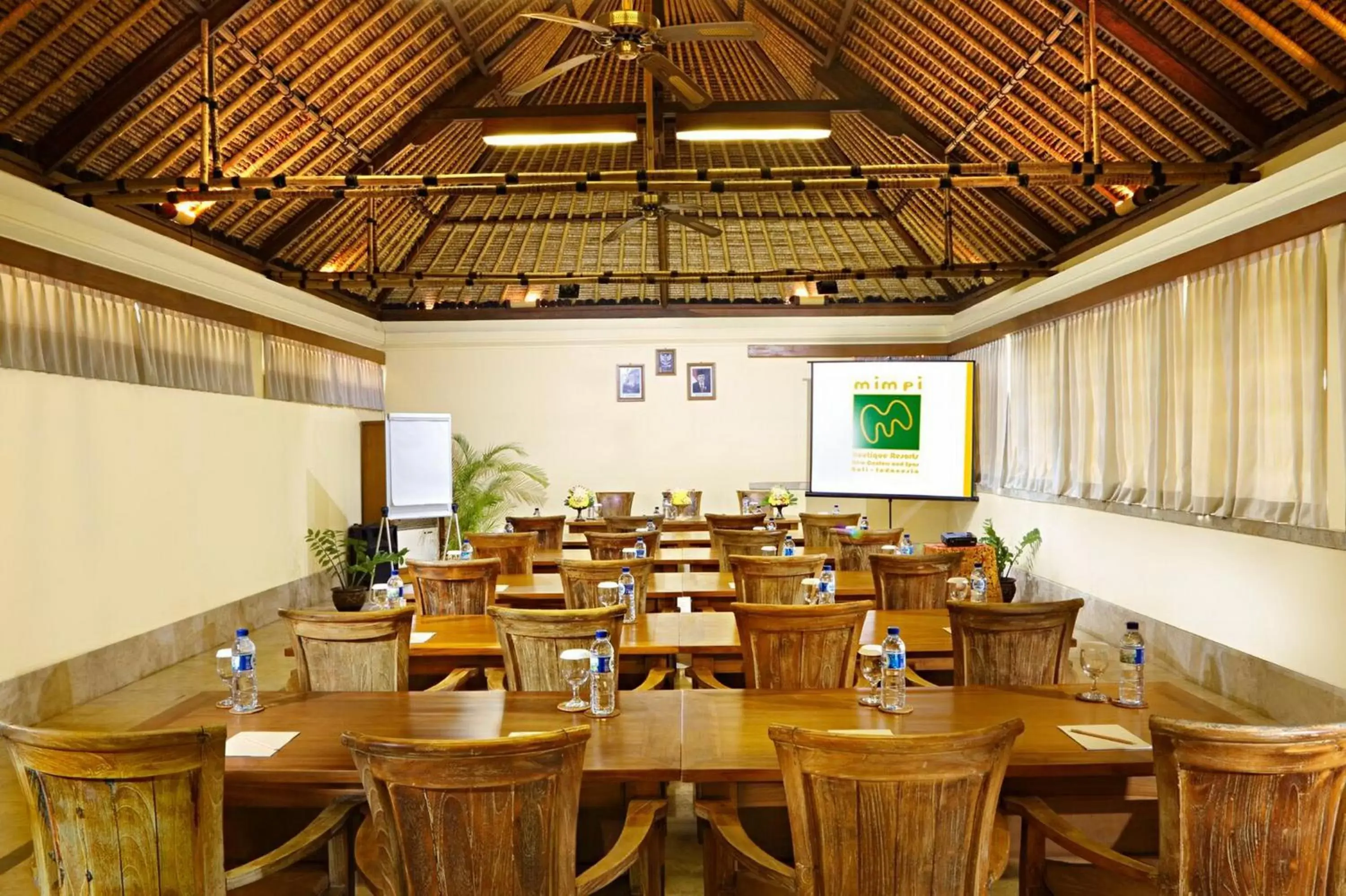 Meeting/conference room, Restaurant/Places to Eat in Mimpi Resort Menjangan