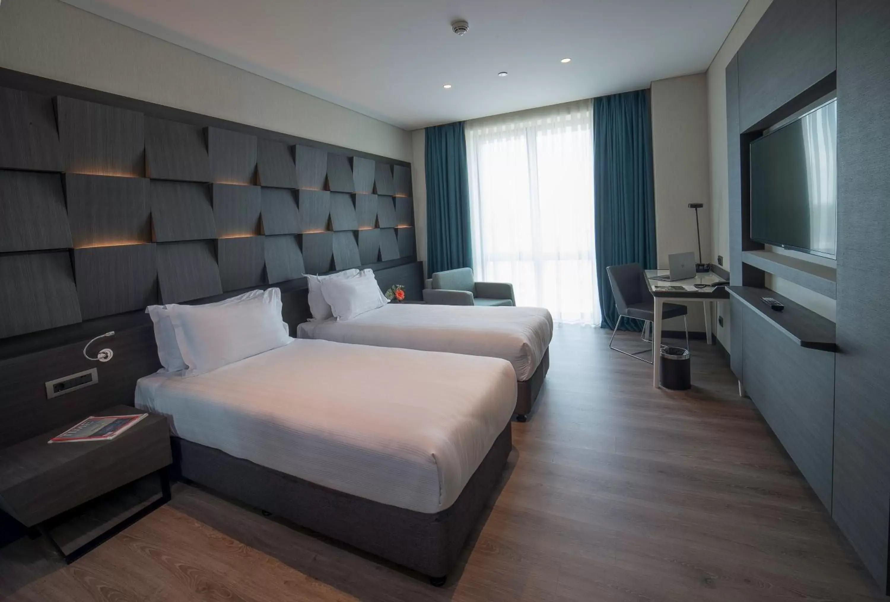 Bedroom, TV/Entertainment Center in Wish More Hotel Istanbul