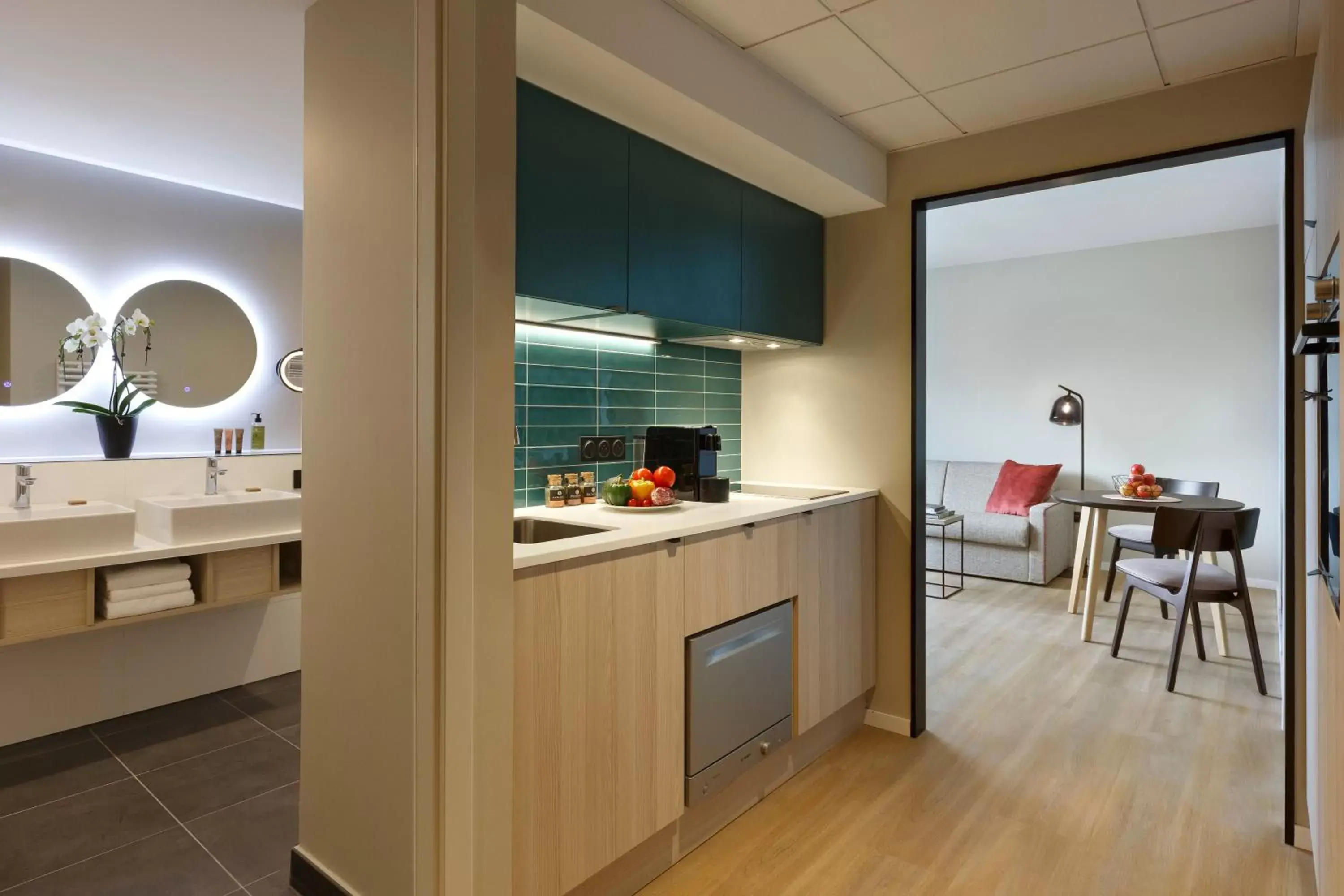 Kitchen/Kitchenette in Citadines Eurometropole Strasbourg