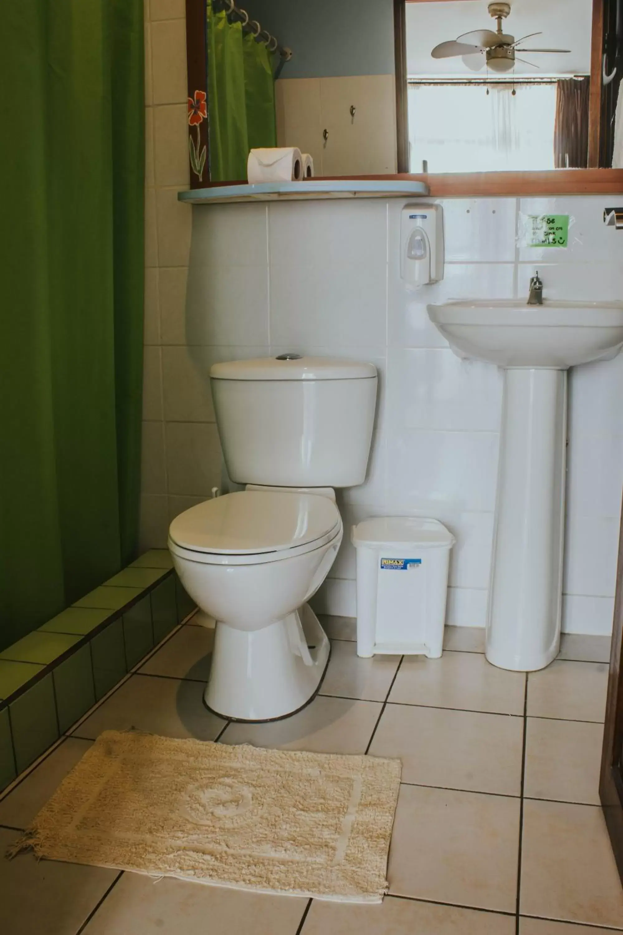 Toilet, Bathroom in Casa de Lis Hotel & Tourist Info Centre