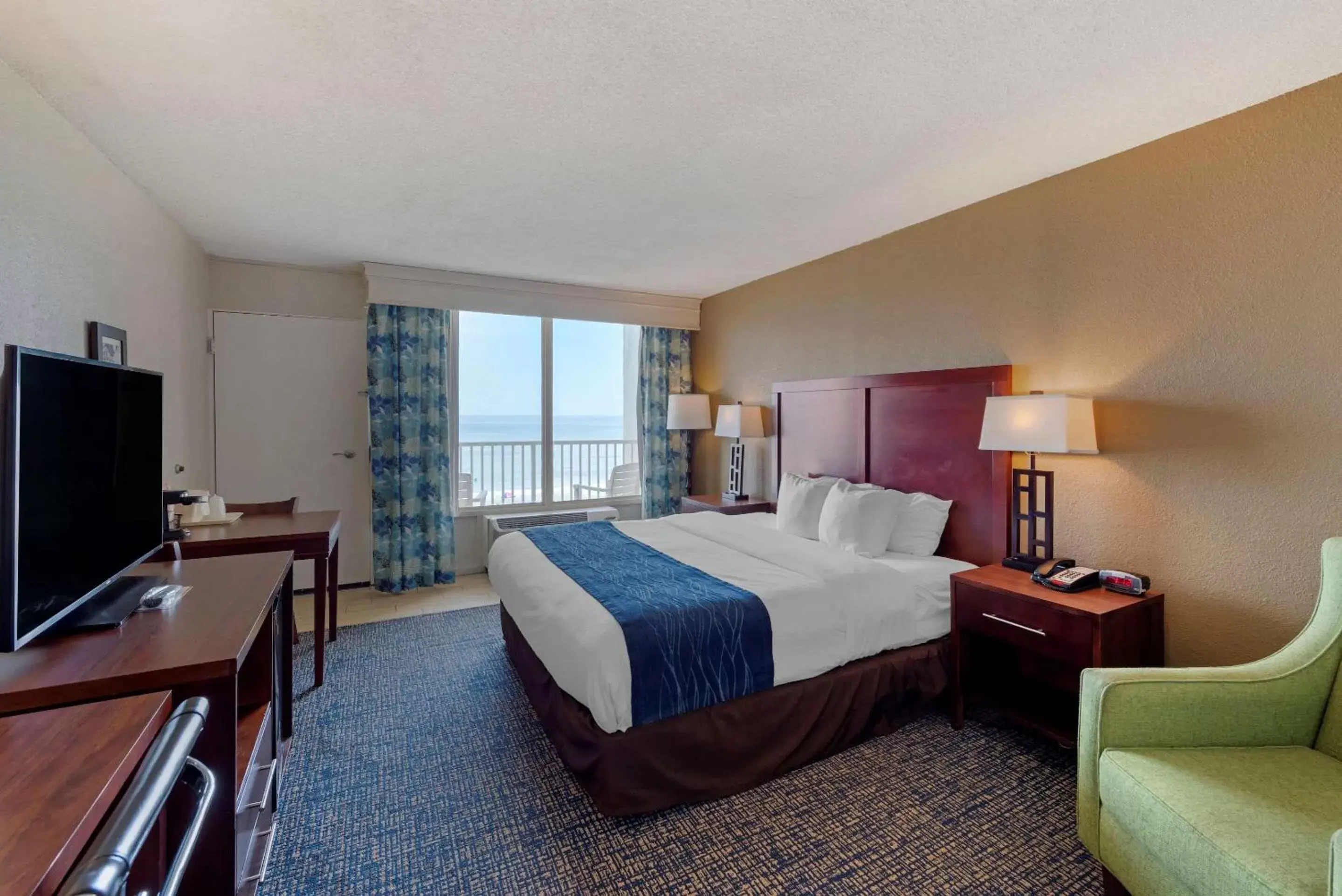 Photo of the whole room in Comfort Inn on the Ocean