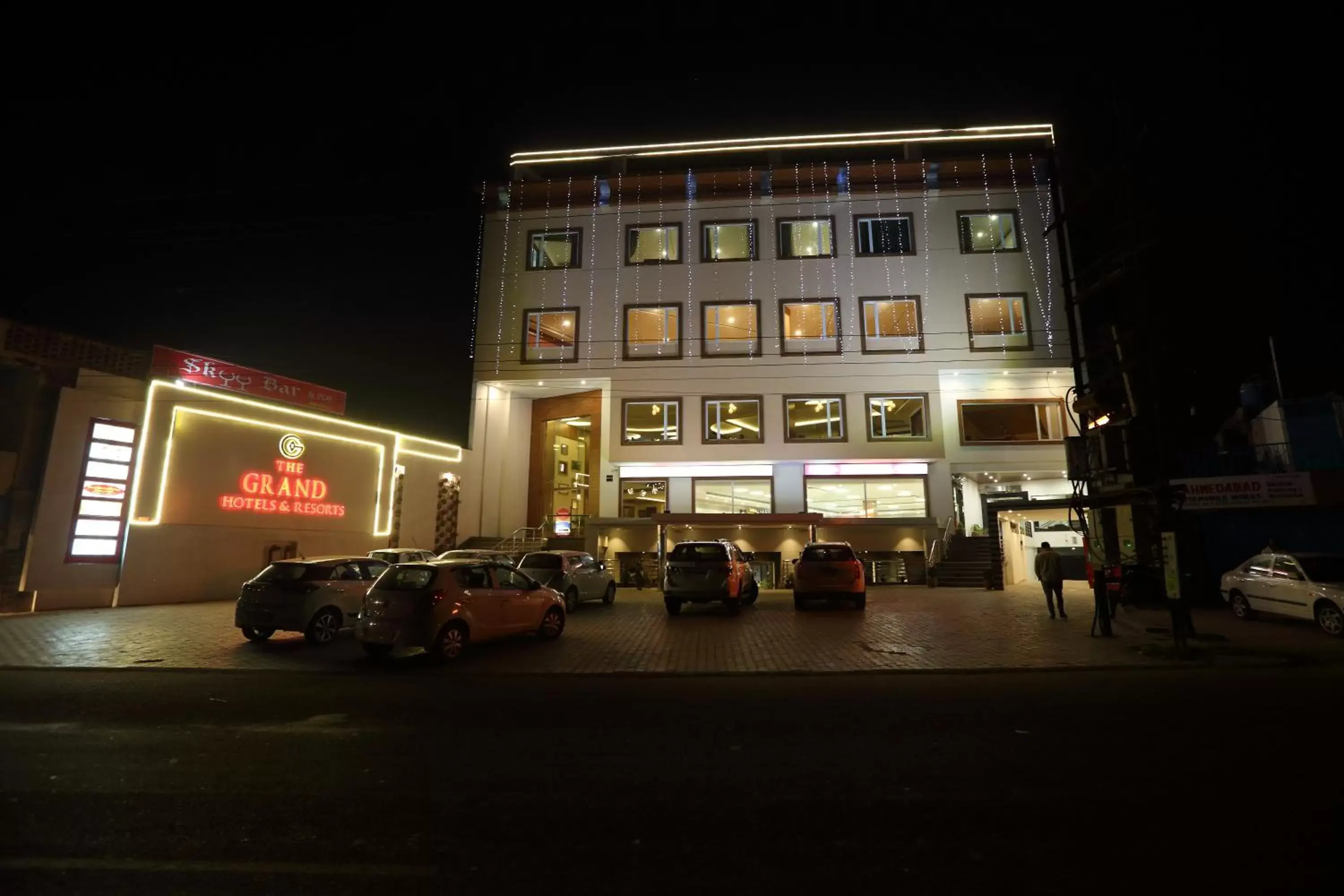 Facade/entrance in Grand Hotel Nawanshahr Facade/entrance in Grand Hotel Nawanshahr