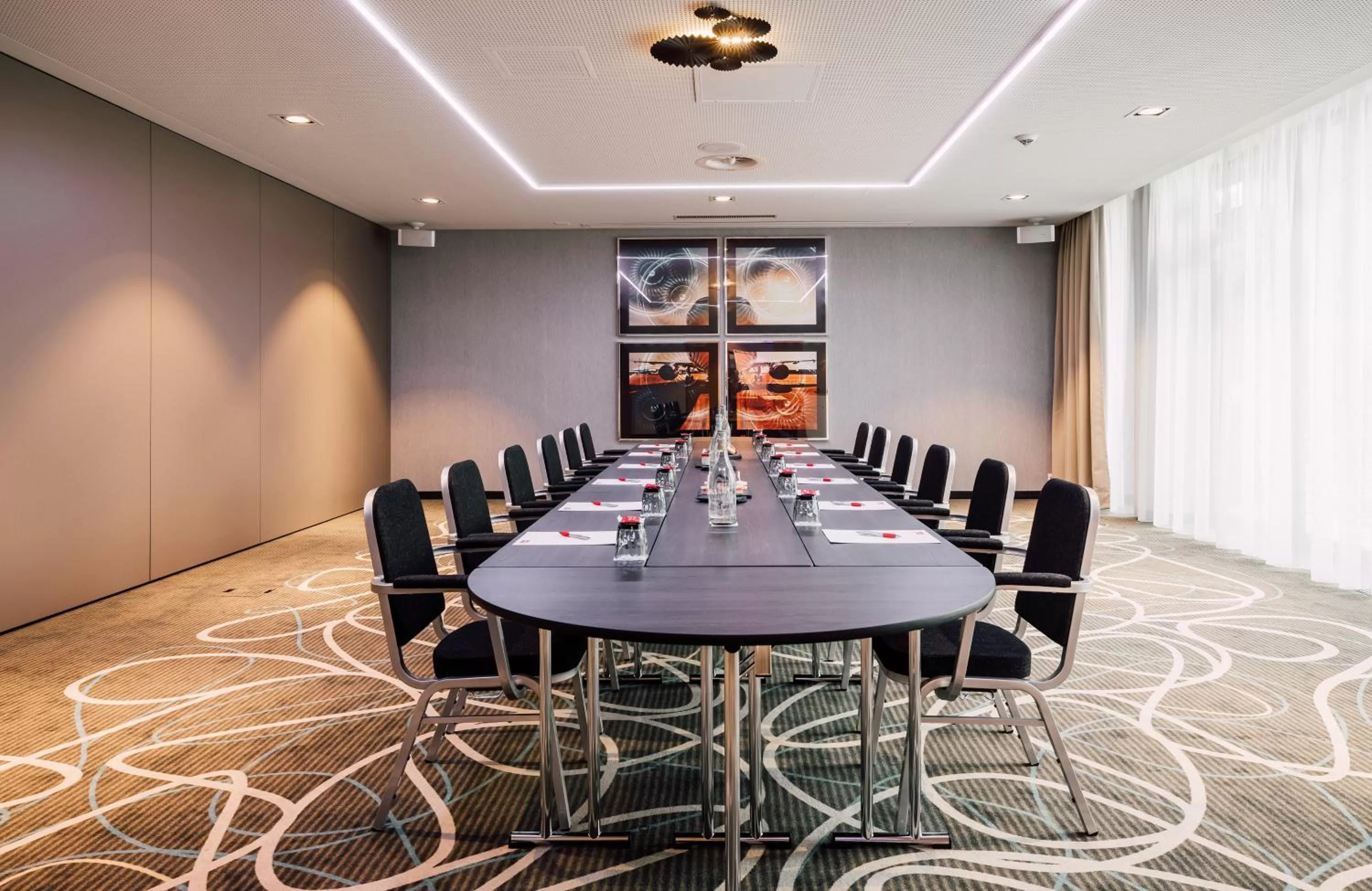 Meeting/conference room in Leonardo Hotel Zurich Airport