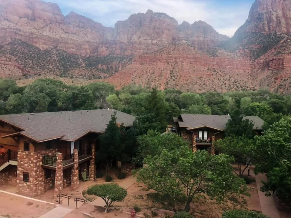 Property building in Cable Mountain Lodge