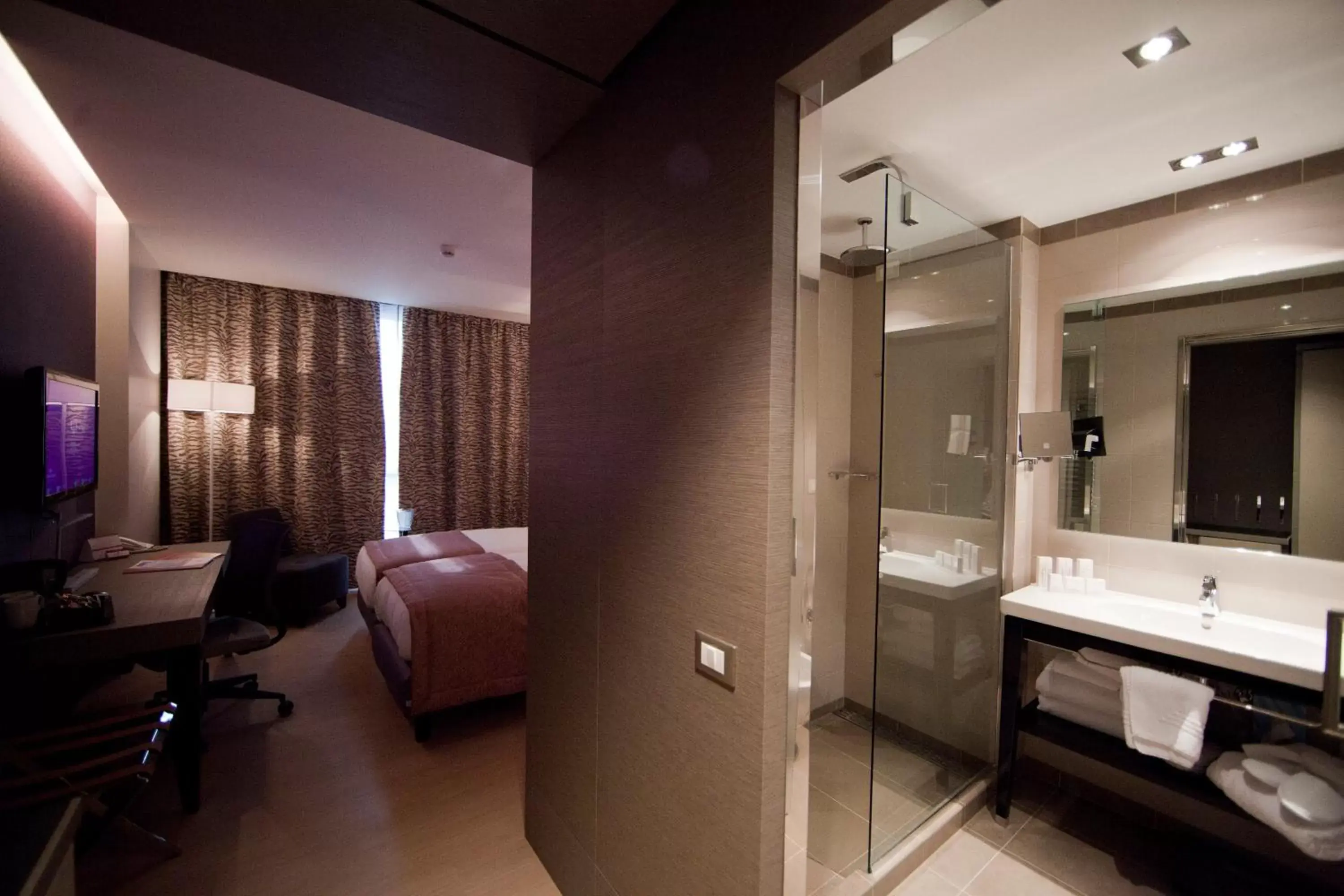 Photo of the whole room, Bathroom in Crowne Plaza Verona Fiera, an IHG Hotel