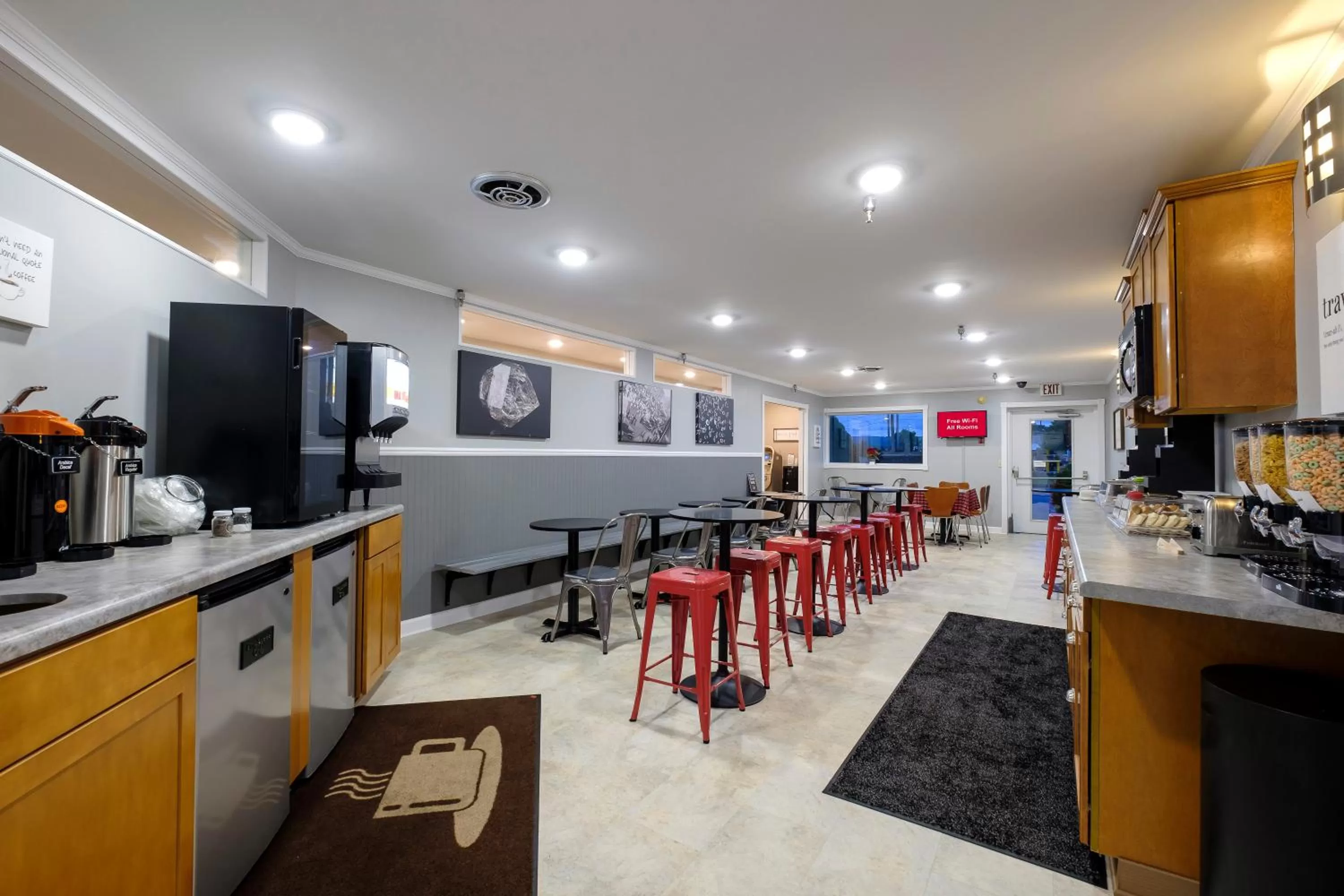 Breakfast in Red Roof Inn and Suites Herkimer