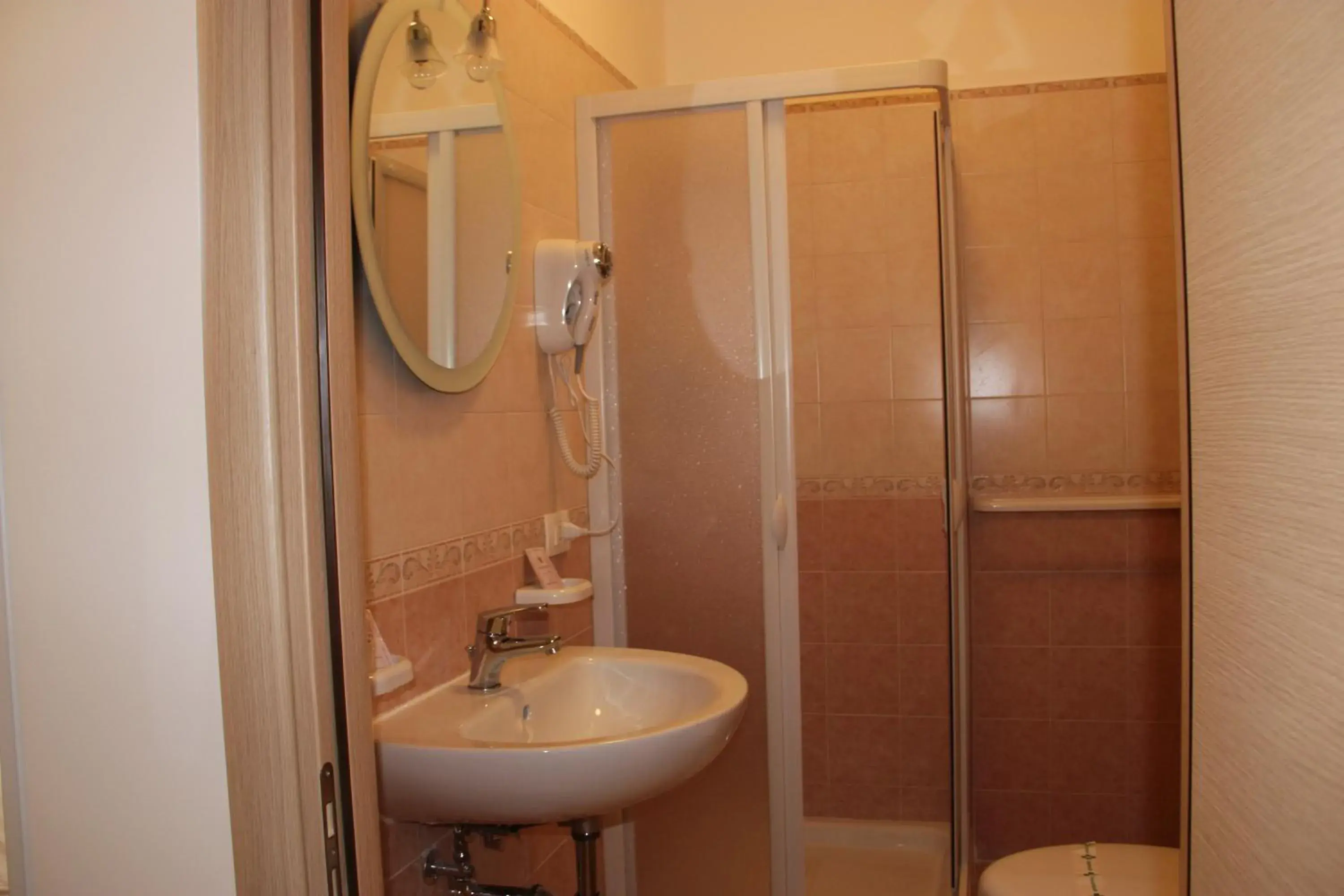 Bathroom in Albergo Perseo