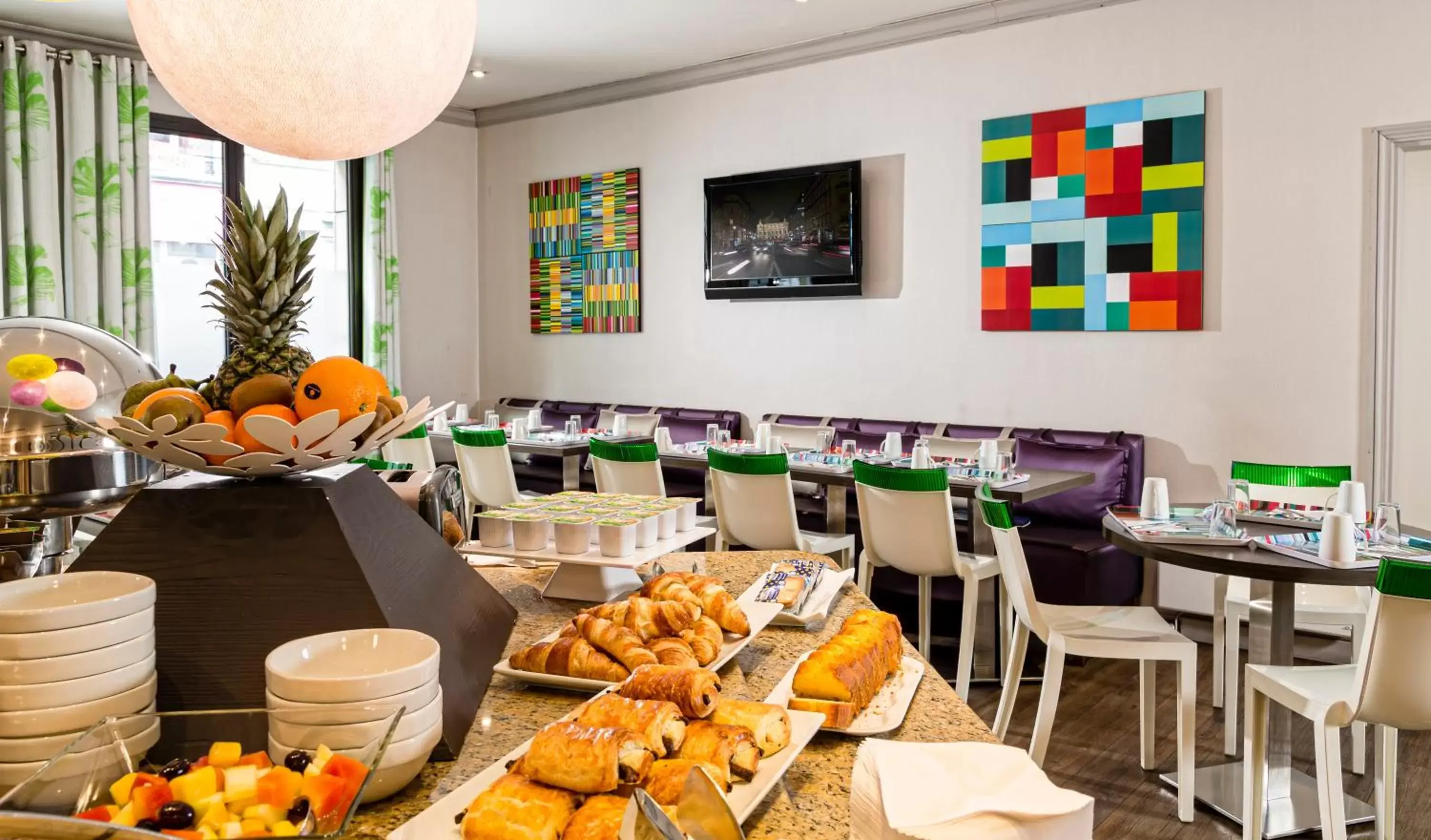 Restaurant/Places to Eat in Hotel Paris Louis Blanc