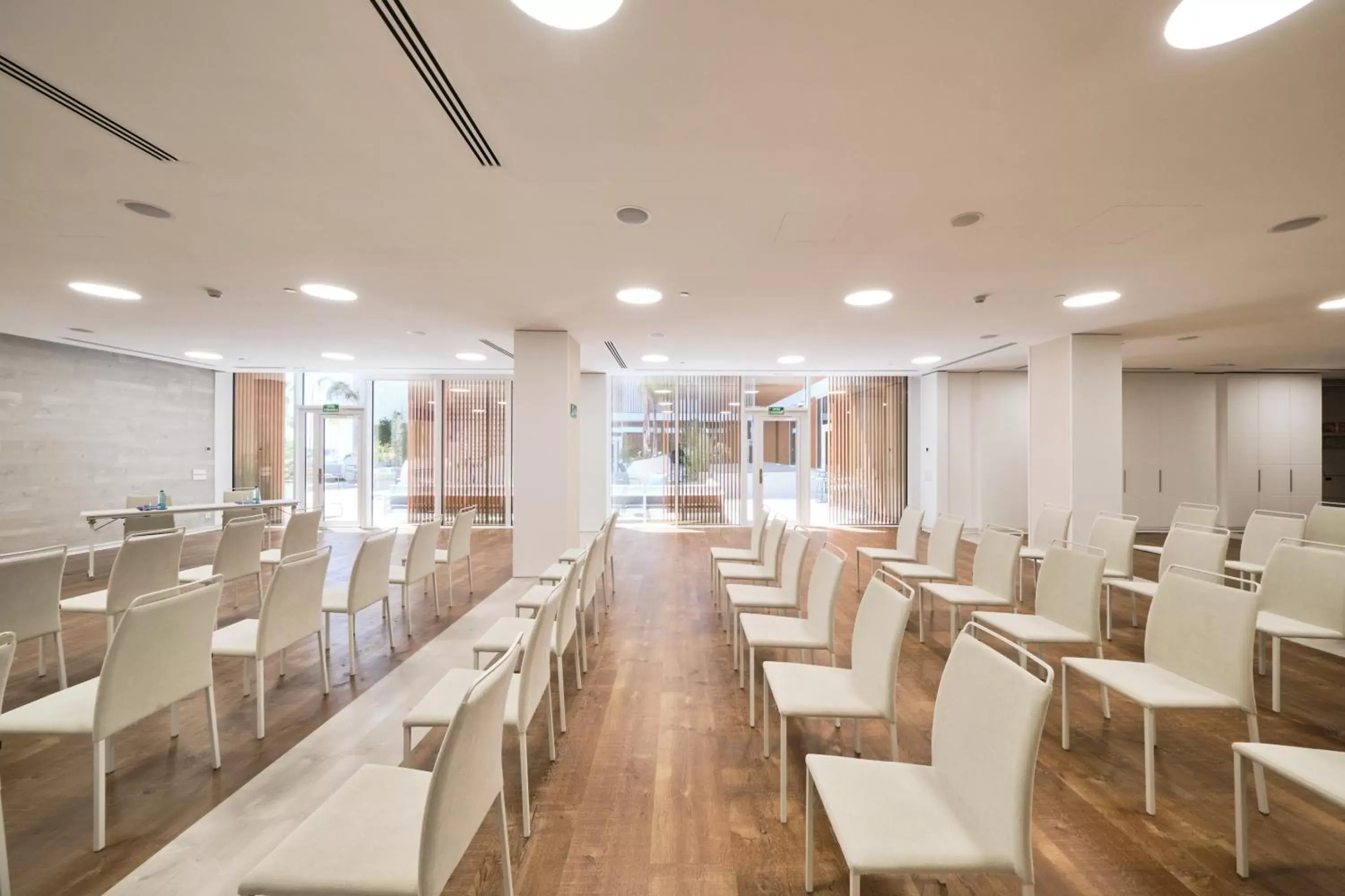 Meeting/conference room, Restaurant/Places to Eat in Hotel Marina Badalona