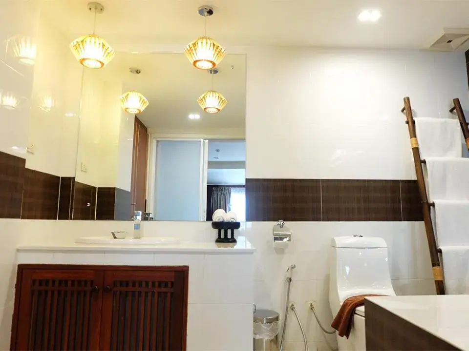 Bathroom, Kitchen/Kitchenette in Grand Hill Resort and Spa