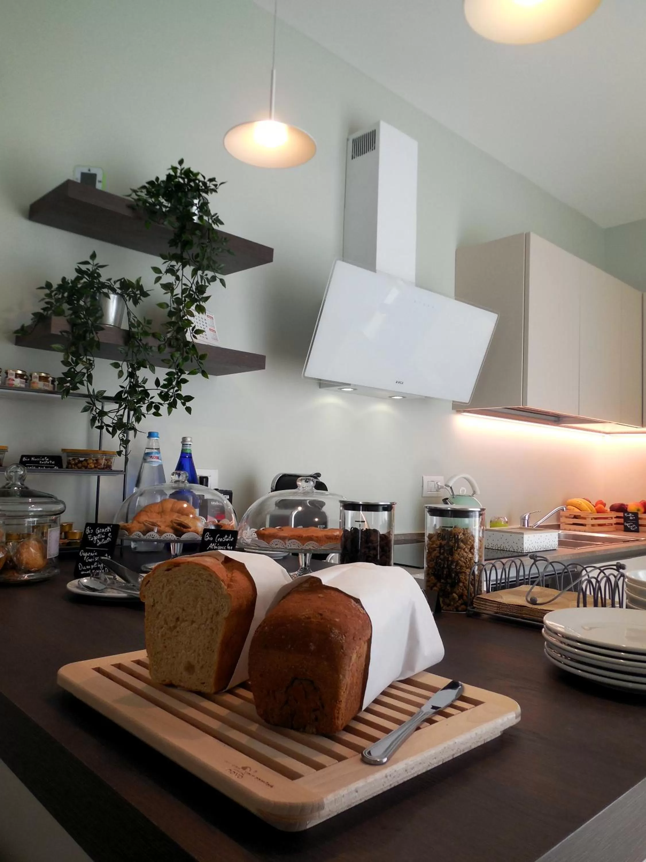 Communal kitchen in Le Mandragole B&B