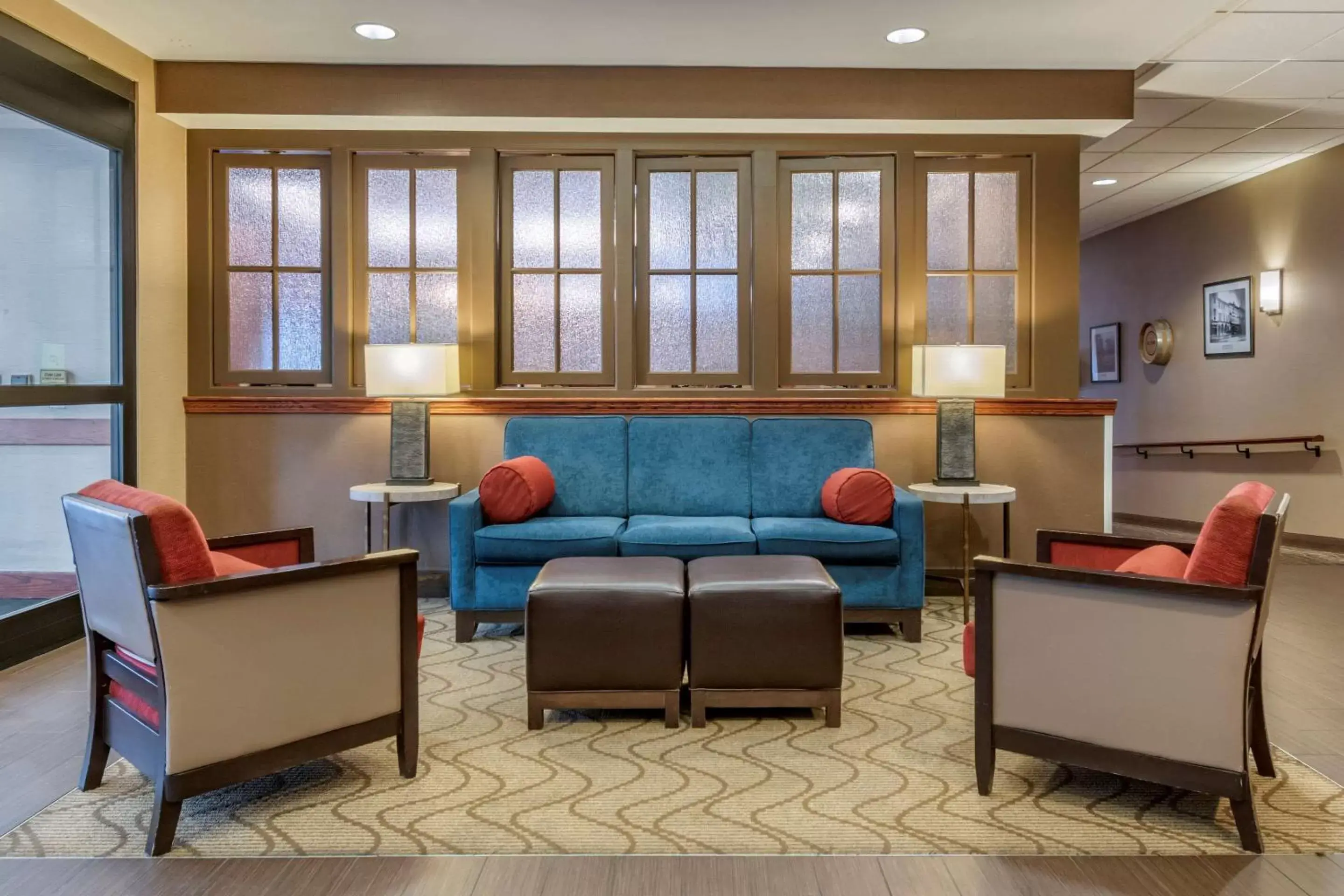 Lobby or reception, Seating Area in Comfort Suites Downtown Carlisle
